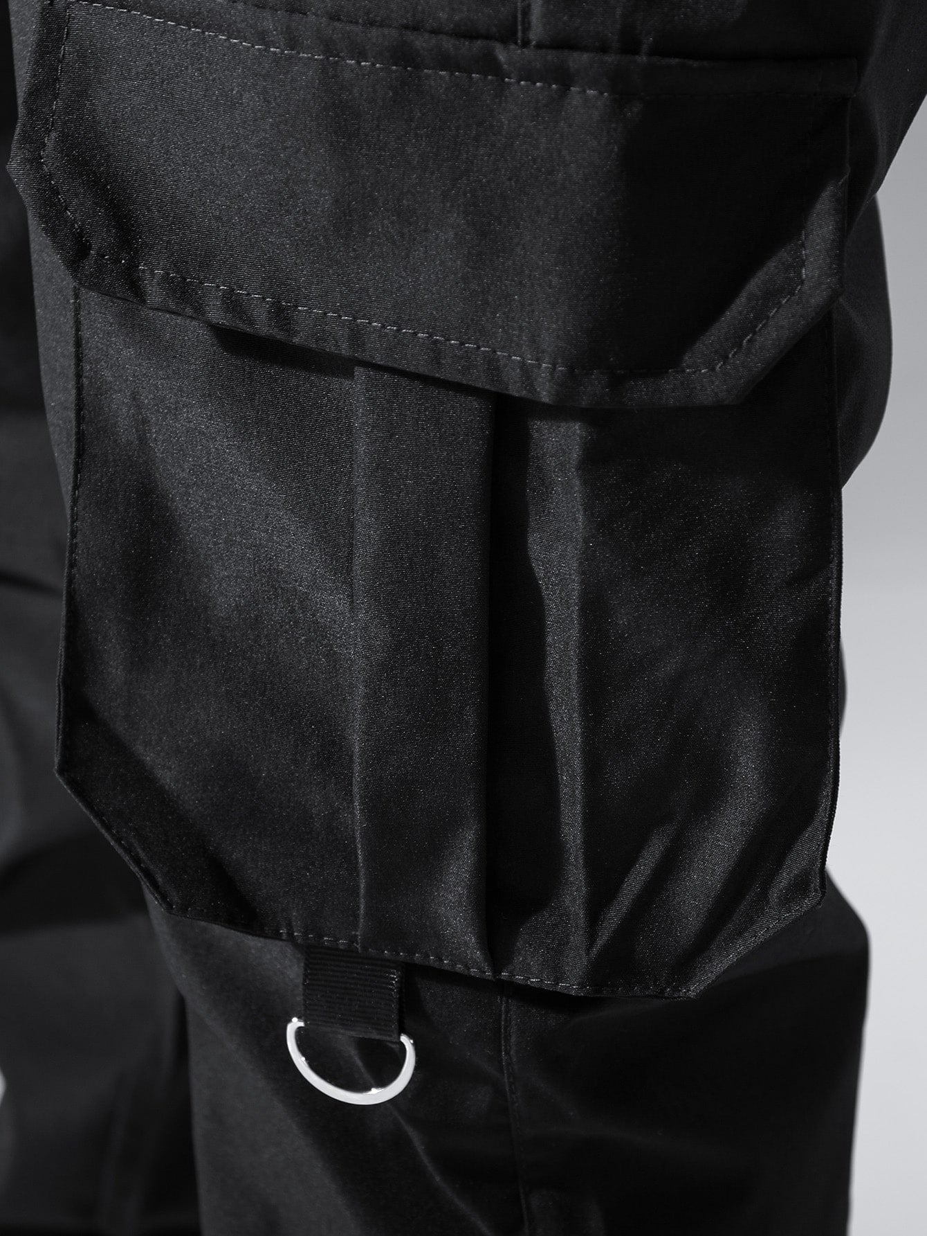 Calça Masculina Cargo Solta Bolsos Sobrepostos E Cintura Ajustável Calça Masculina Cargo Solta Bolsos Sobrepostos E