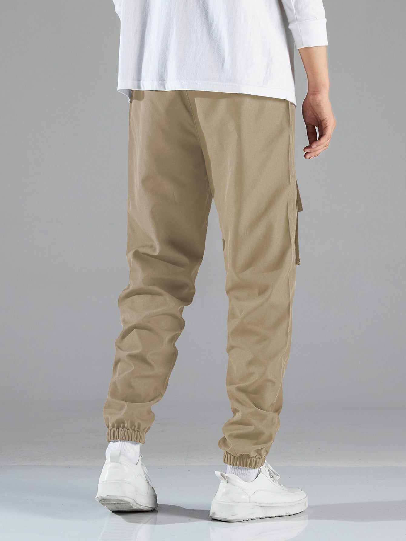 Calça Masculina Cargo Estilo Jogger Com Bolsos Laterais Calça Masculina Cargo Estilo Jogger Com Bolsos Laterais