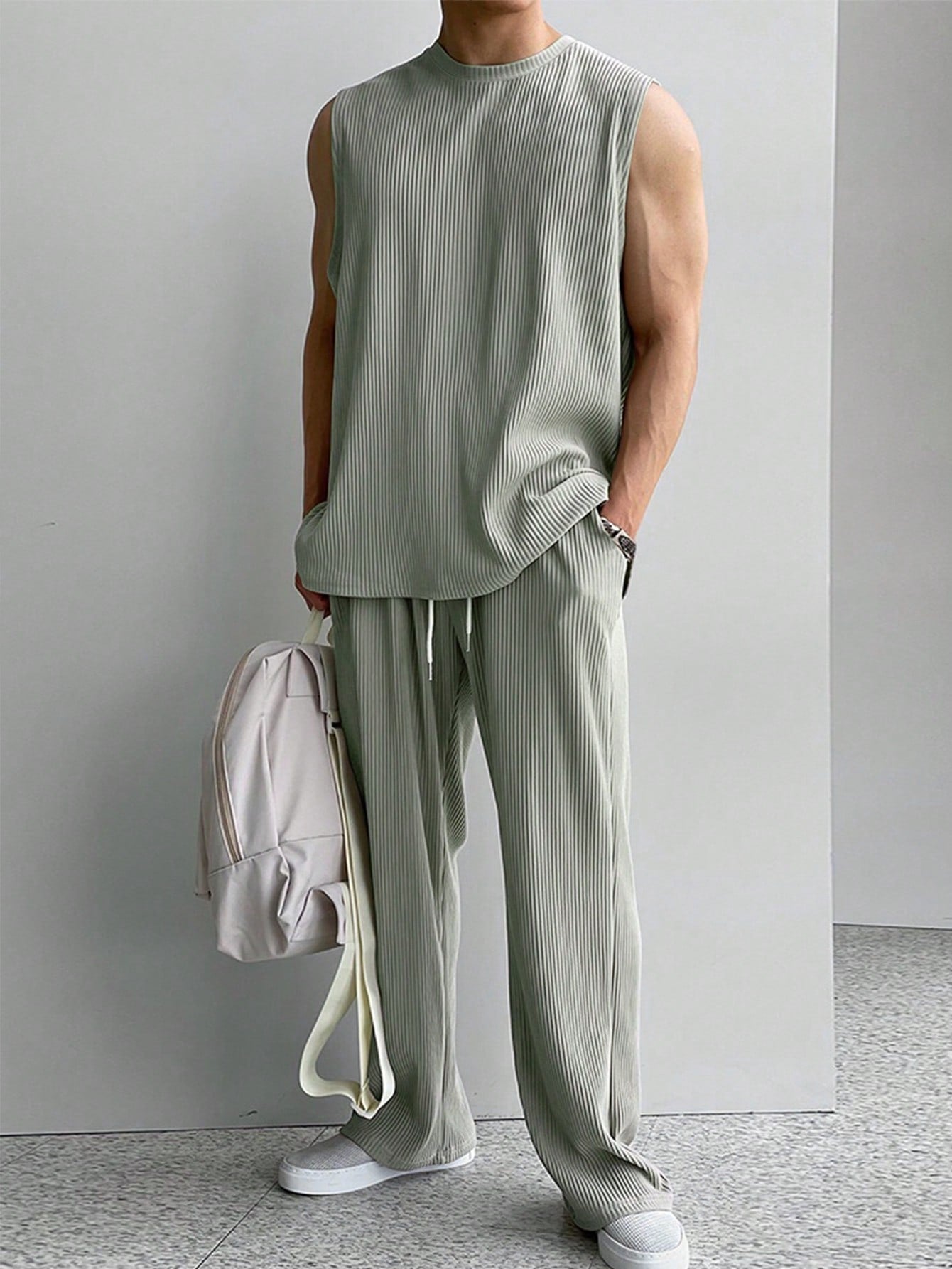 Conjunto Masculino Regata Lisa E Calça Com Cós Ajustável Cinza Claro / PP Conjunto Masculino Regata Lisa E Calça Com
