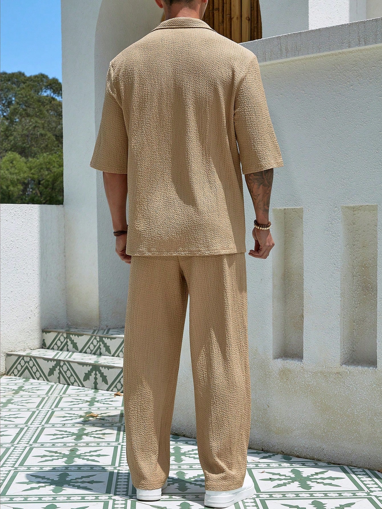 Conjunto Masculino Camisa Decote V E Calça Casual Solta Conjunto Masculino Camisa Decote V E Calça Casual Solta