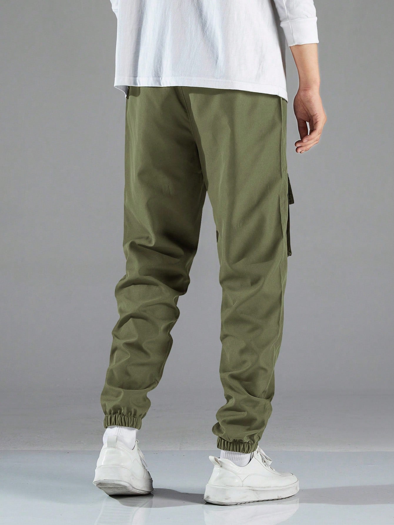 Calça Masculina Cargo Estilo Jogger Com Bolsos Laterais Calça Masculina Cargo Estilo Jogger Com Bolsos Laterais