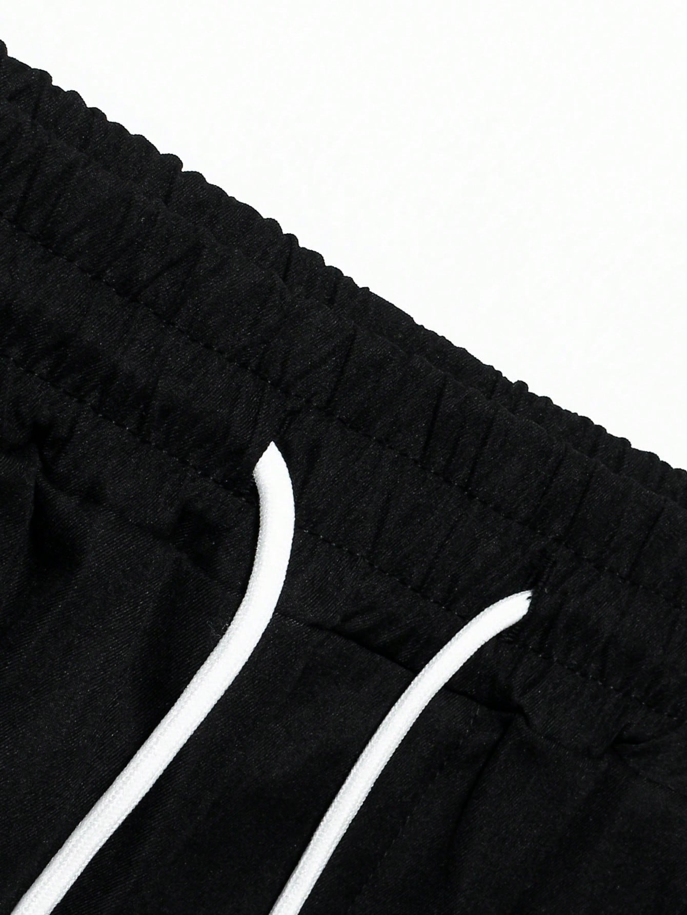 Calça Masculina Jogger Com Faixa Lateral E Bolsos Cargo Calça Masculina Jogger Com Faixa Lateral E Bolsos Cargo