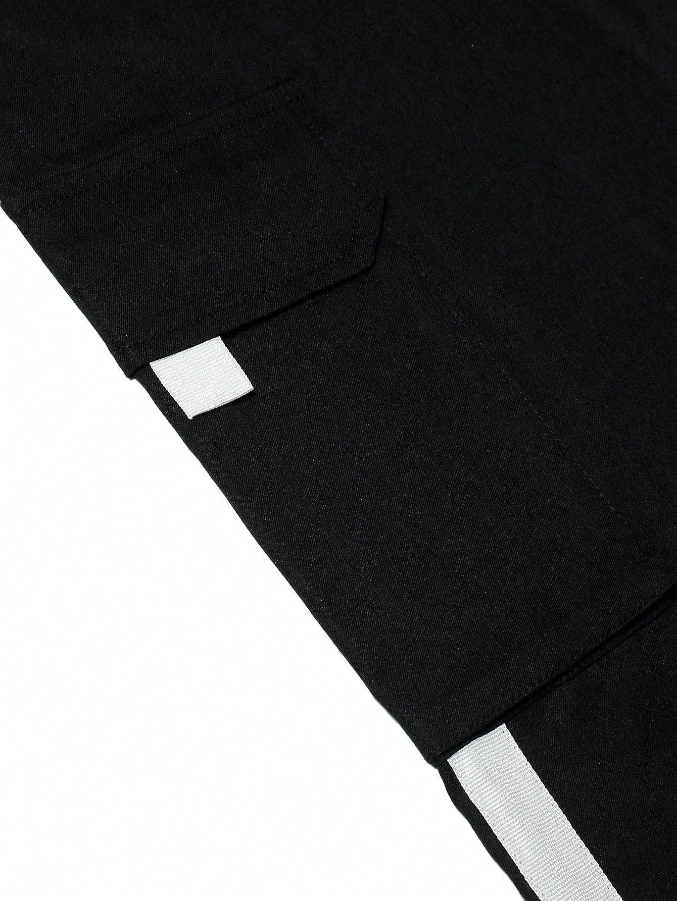 Calça Masculina Jogger Com Faixa Lateral E Bolsos Cargo Calça Masculina Jogger Com Faixa Lateral E Bolsos Cargo