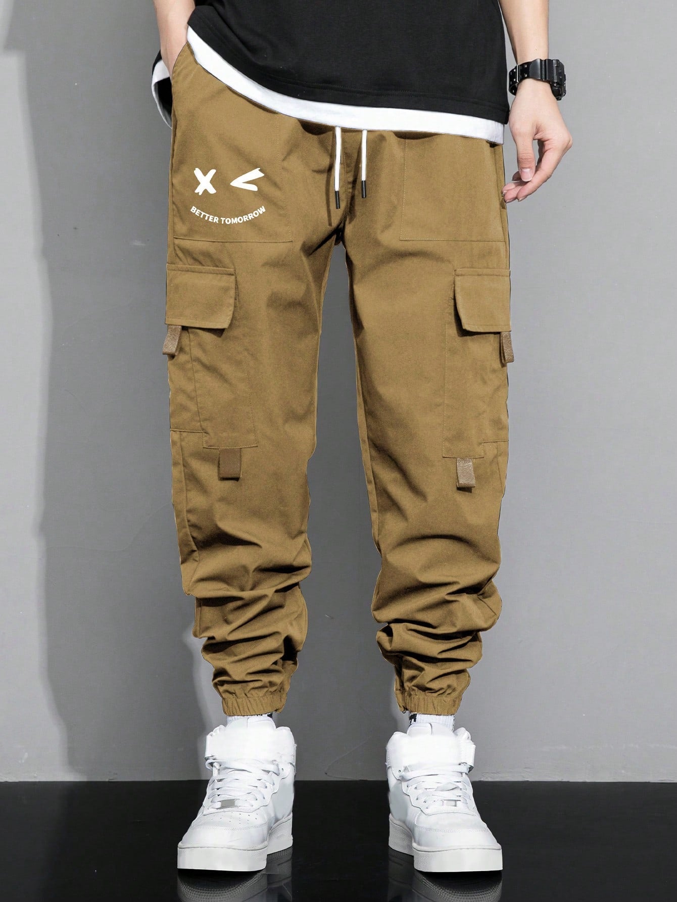 Calça Masculina Cargo Solta Estampa Cartoon E Bolsos Sobrepostos Calça Masculina Cargo Solta Estampa Cartoon E Bolsos