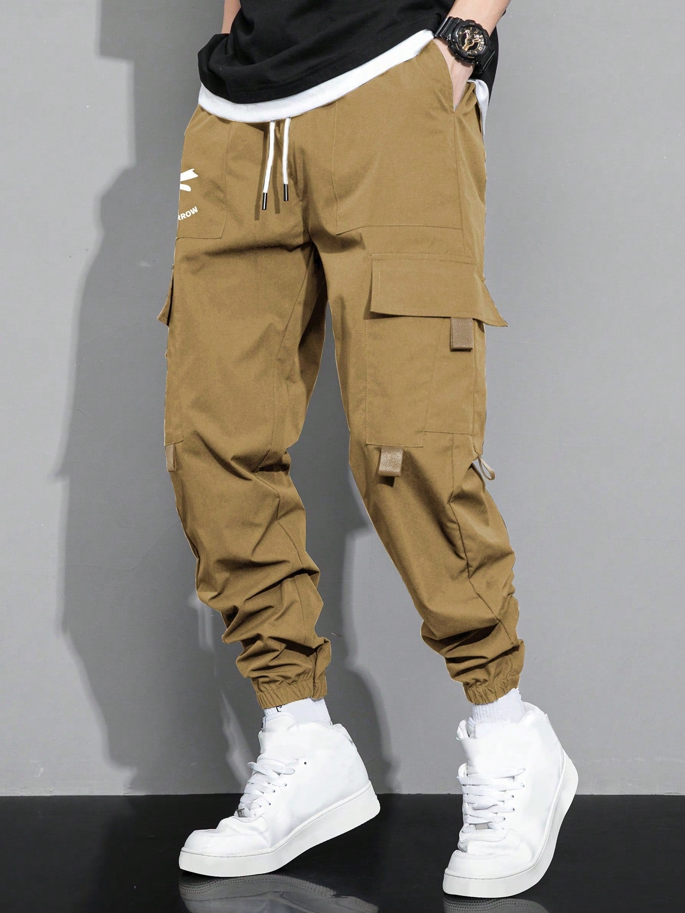 Calça Masculina Cargo Solta Estampa Cartoon E Bolsos Sobrepostos Calça Masculina Cargo Solta Estampa Cartoon E Bolsos