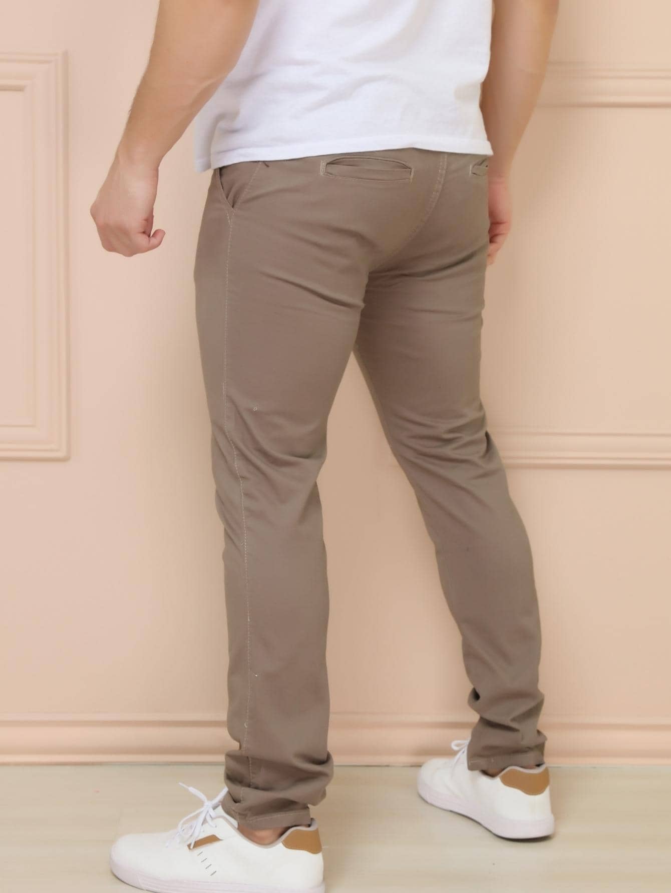 Calça Masculina Social Slim Fit Com Tecido Stretch E Corte Ajustado Calça Masculina Social Slim Fit Com Tecido Stretch