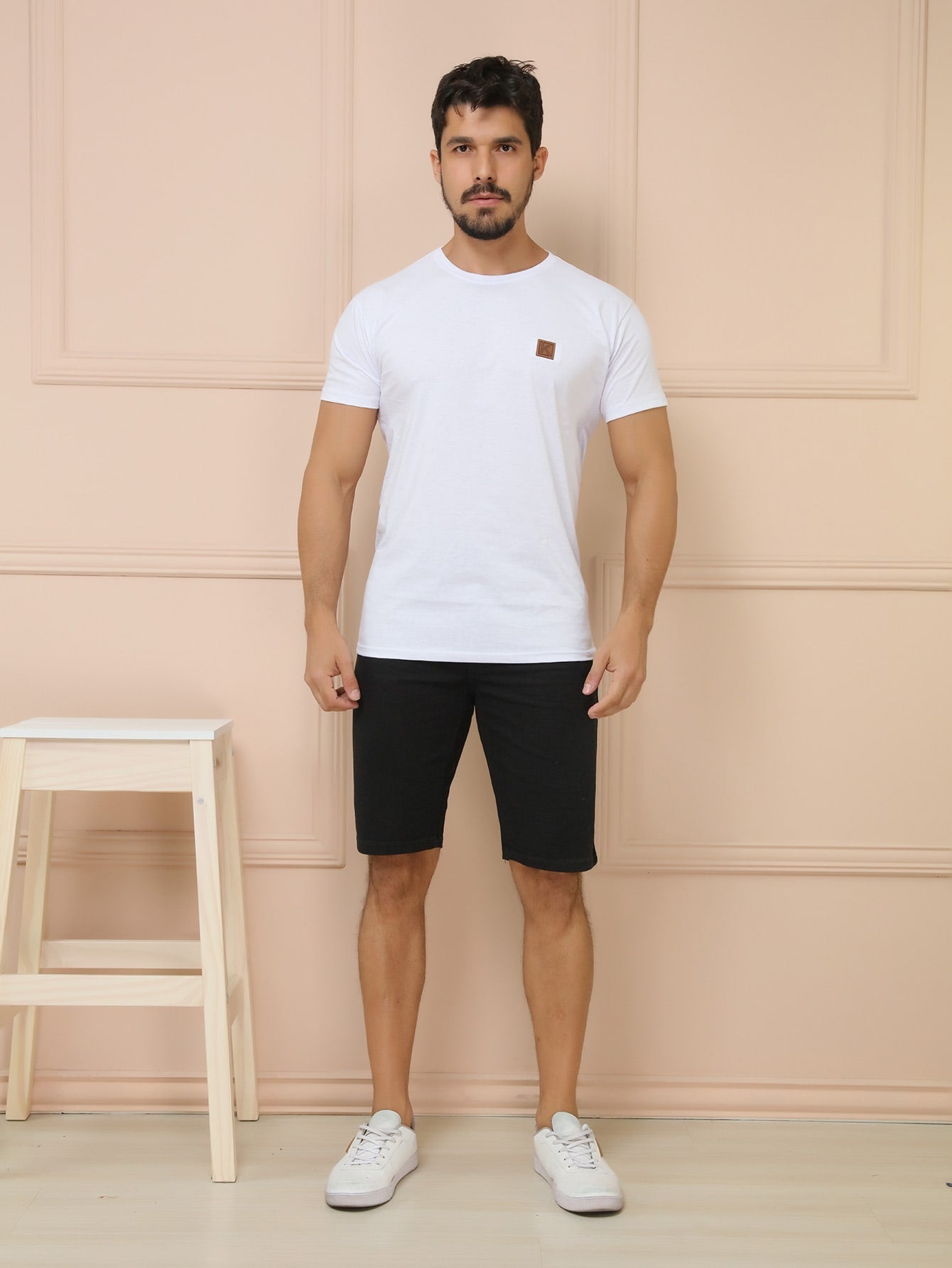Shorts Masculino De Linho Com Cós De Elástico E Caimento Leve Shorts Masculino De Linho Com Cós De Elástico E Caimento