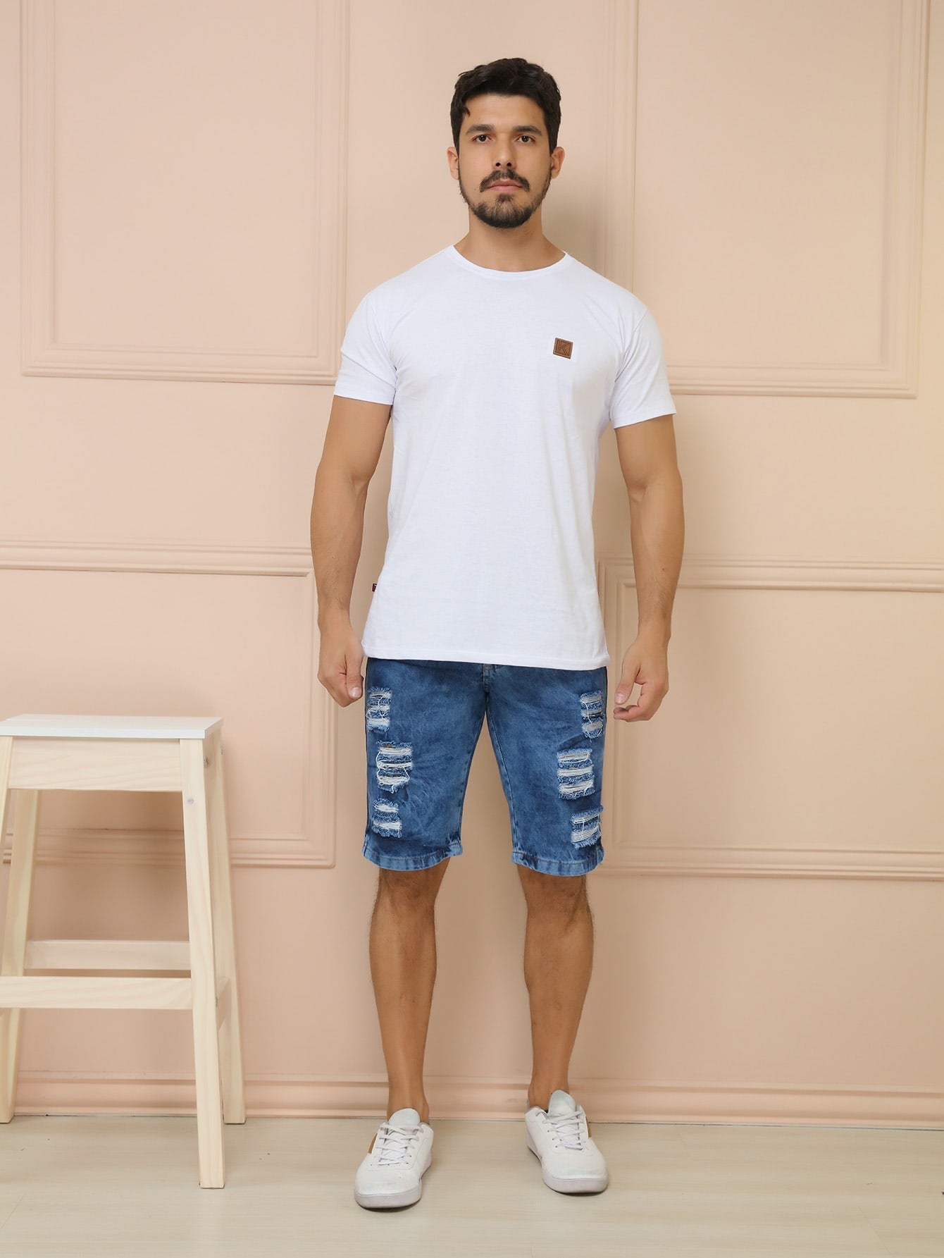 Shorts Masculino Casual Com Cós Reto E Bolsos Laterais Shorts Masculino Casual Com Cós Reto E Bolsos Laterais