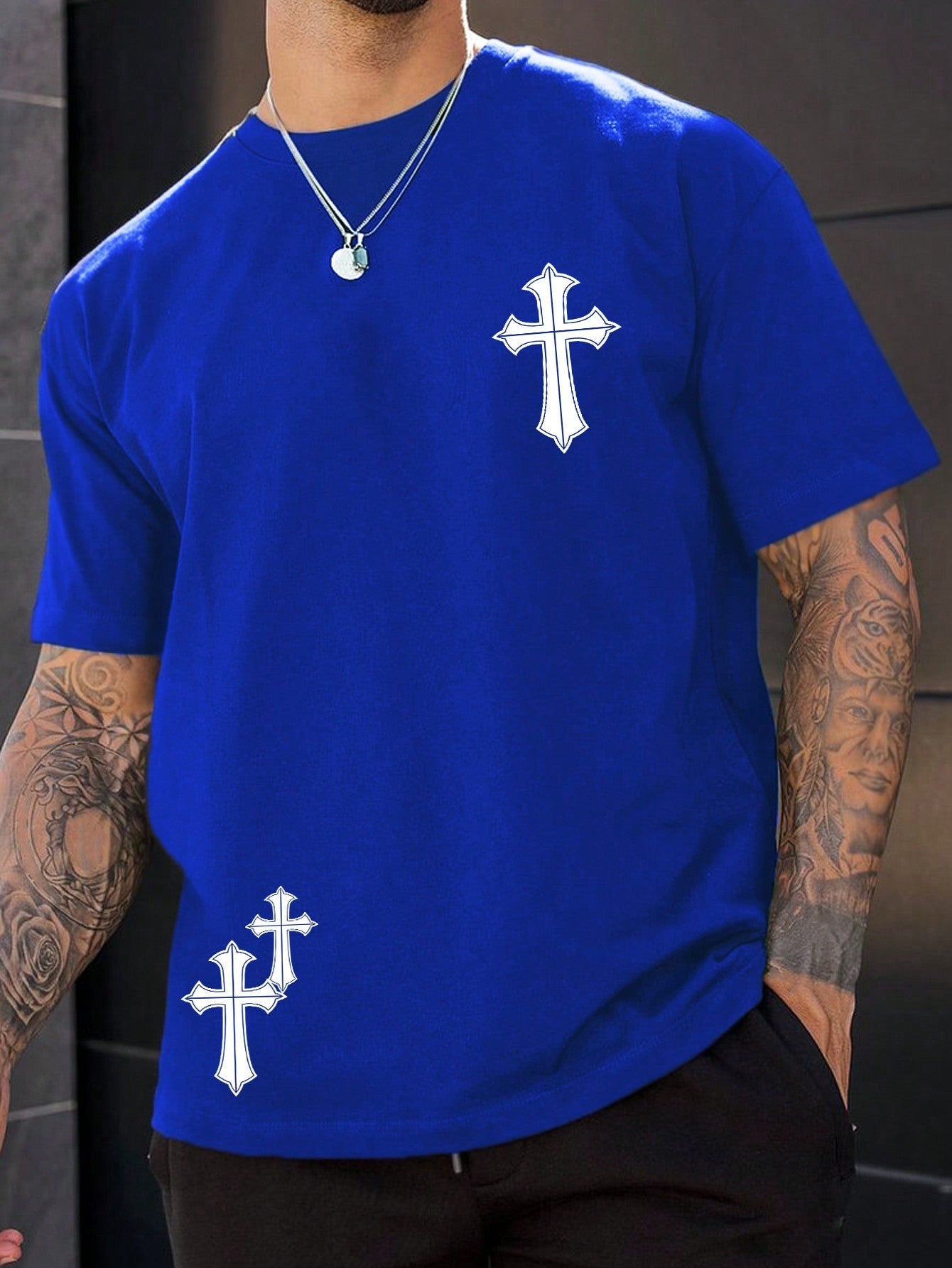 Camiseta Masculina Oversized Estampa De Cruz Minimalista Azul / PP Camiseta Masculina Oversized Estampa De Cruz