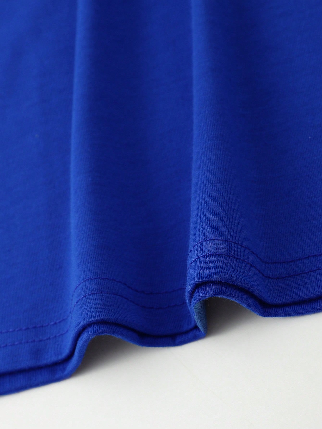 Camiseta Masculina Oversized Estampa De Cruz Minimalista Camiseta Masculina Oversized Estampa De Cruz Minimalista