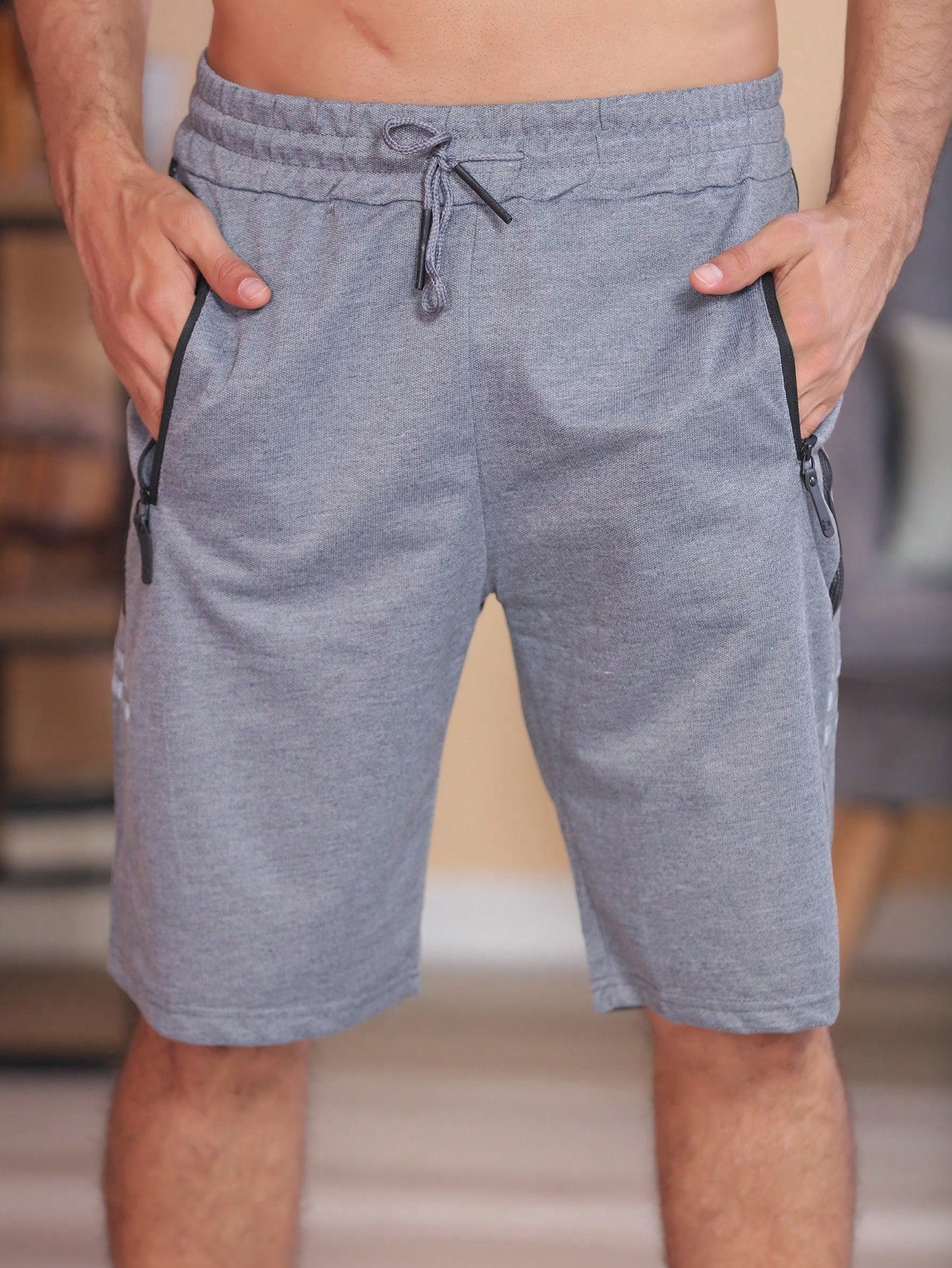 Bermuda Masculina Esportiva Com Zíper Lateral E Estilo Fitness Bermuda Masculina Esportiva Com Zíper Lateral E Estilo