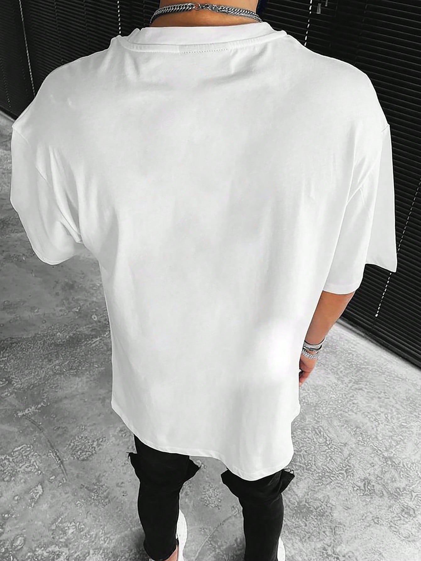 Camiseta Masculina Oversized Estampa De Cruz No Peito Camiseta Masculina Oversized Estampa De Cruz No Peito