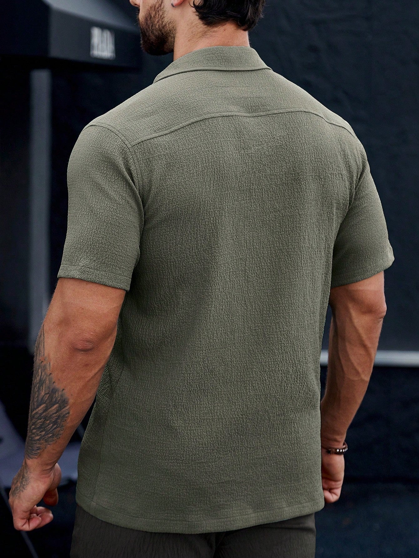 Camisa Masculina De Botão Slim Bolso Caimento Impecável Camisa Masculina De Botão Slim Bolso Caimento Impecável