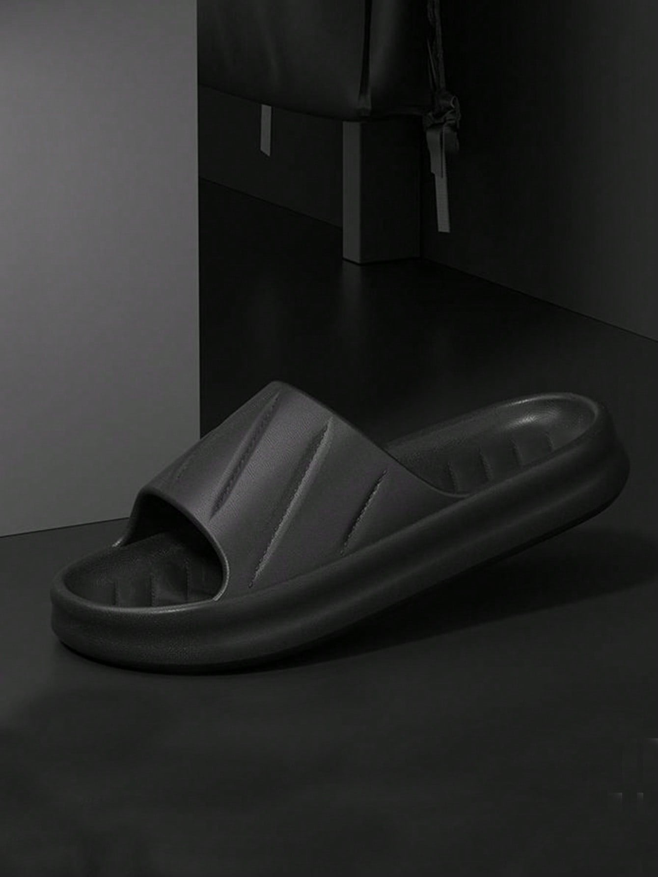 Chinelo Masculino Slide Antiderrapante Material EVA Confortável Chinelo Masculino Slide Antiderrapante Material EVA