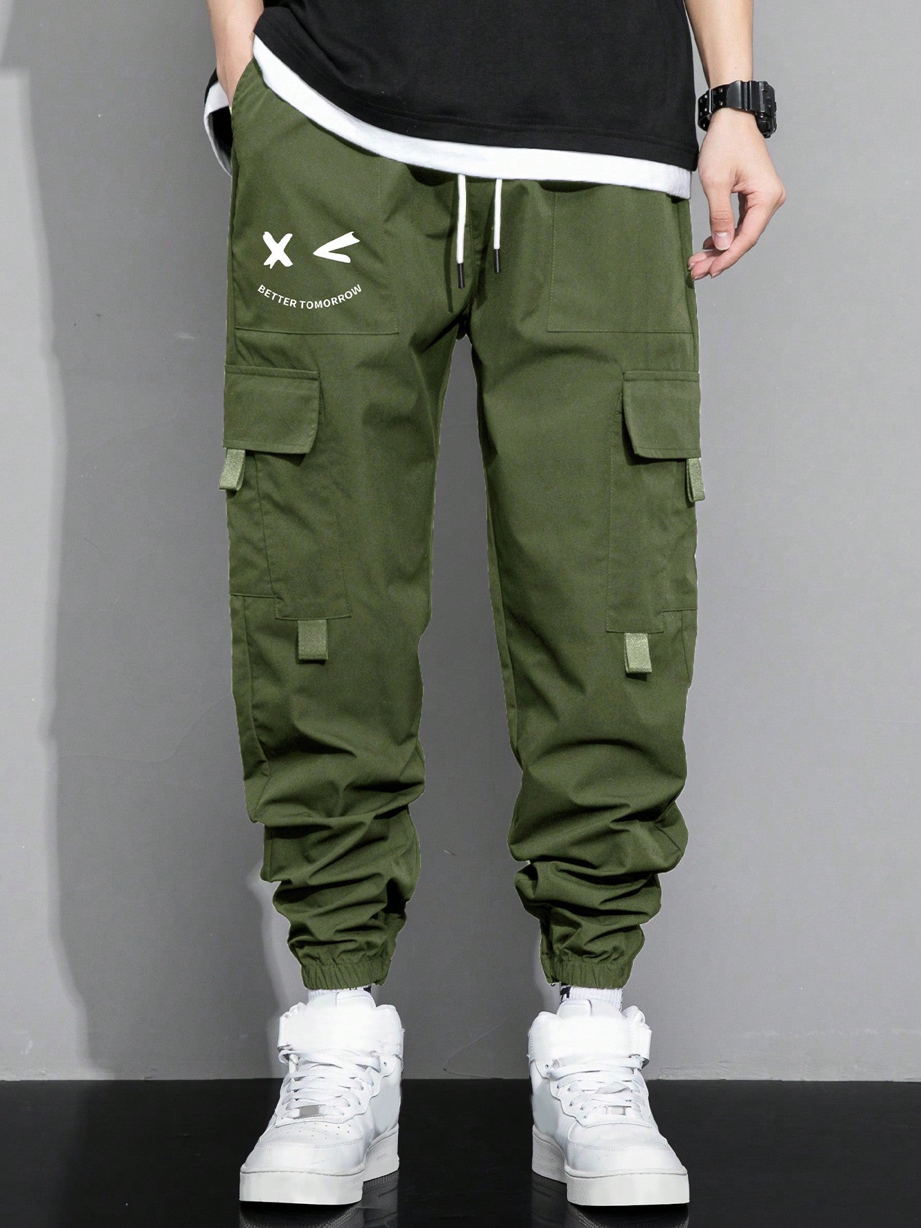 Calça Masculina Cargo Solta Estampa Cartoon E Bolsos Sobrepostos Calça Masculina Cargo Solta Estampa Cartoon E Bolsos