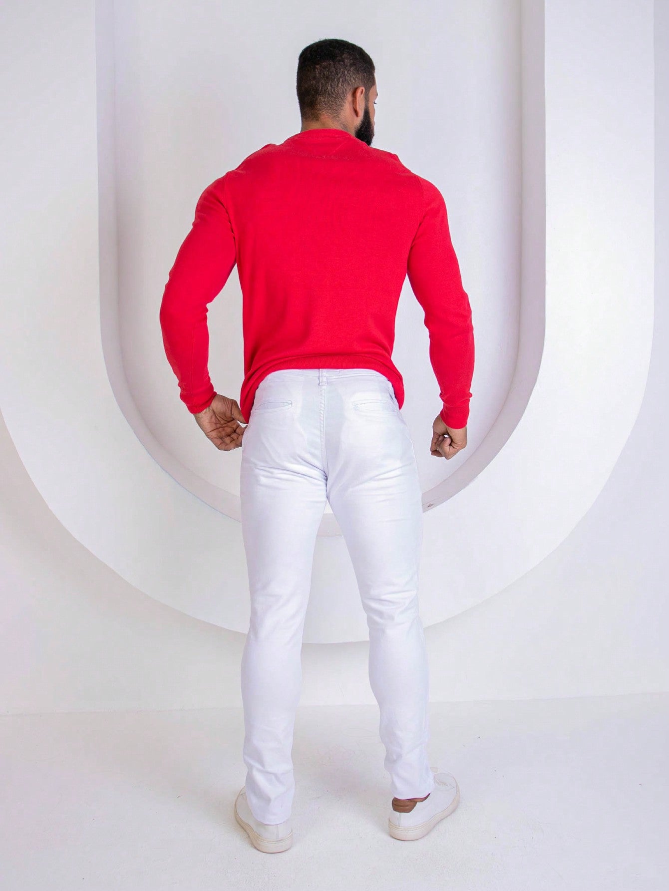 Calça Masculina Jeans Slim Fit Com Lavagem Média E Design Clean Calça Masculina Jeans Slim Fit Com Lavagem Média E