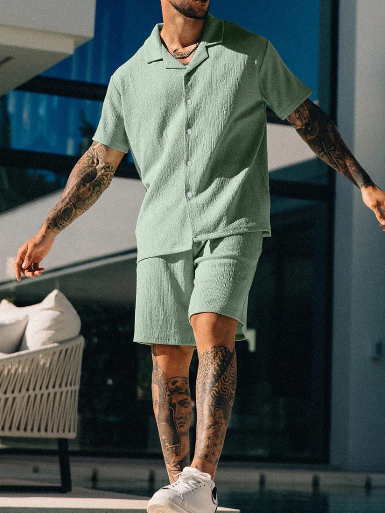 Conjunto Masculino Camisa Assimétrica E Shorts Modelagem Solta Verde / PP Conjunto Masculino Camisa Assimétrica E