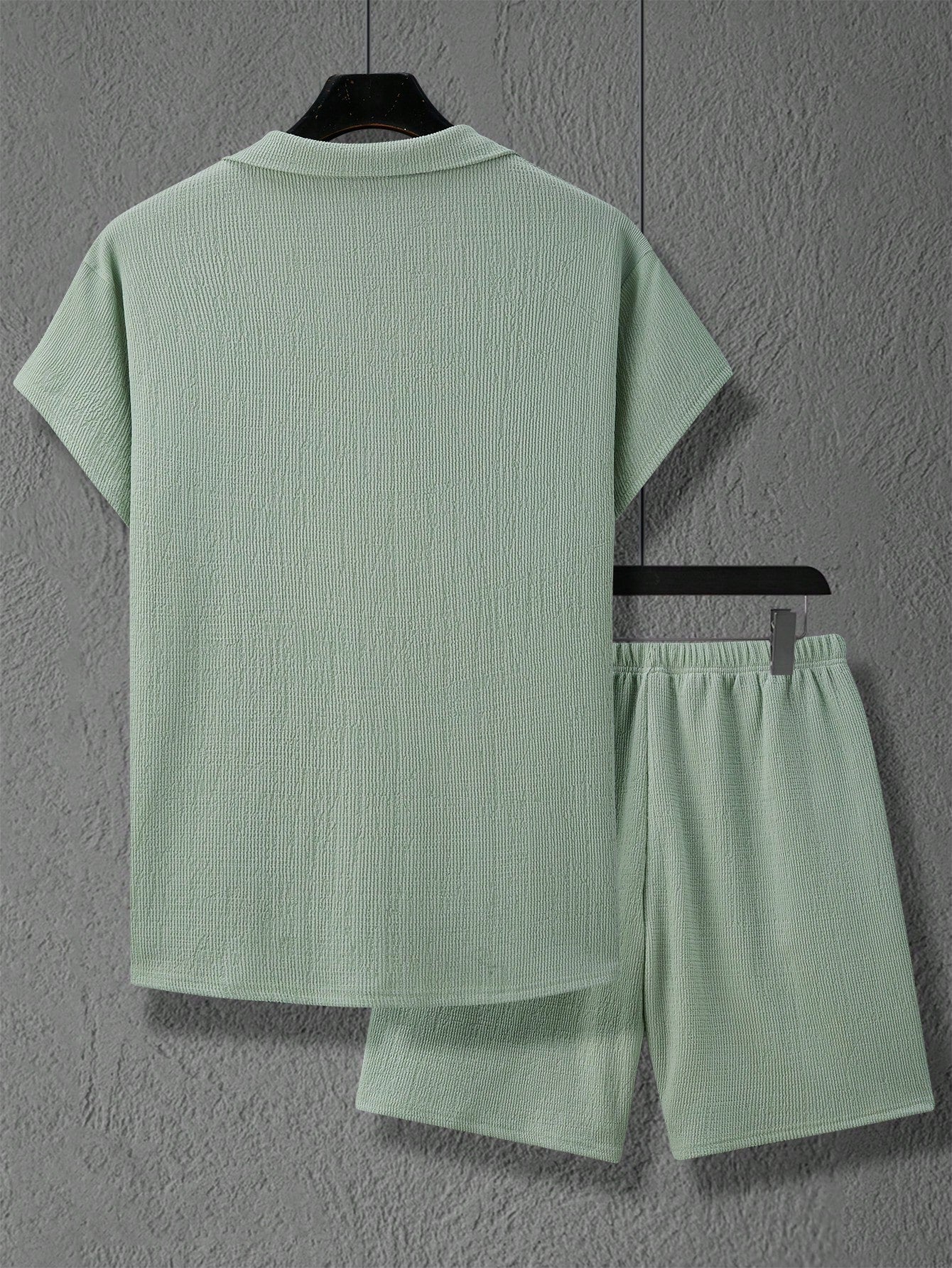 Conjunto Masculino Camisa Assimétrica E Shorts Modelagem Solta Conjunto Masculino Camisa Assimétrica E Shorts Modelagem