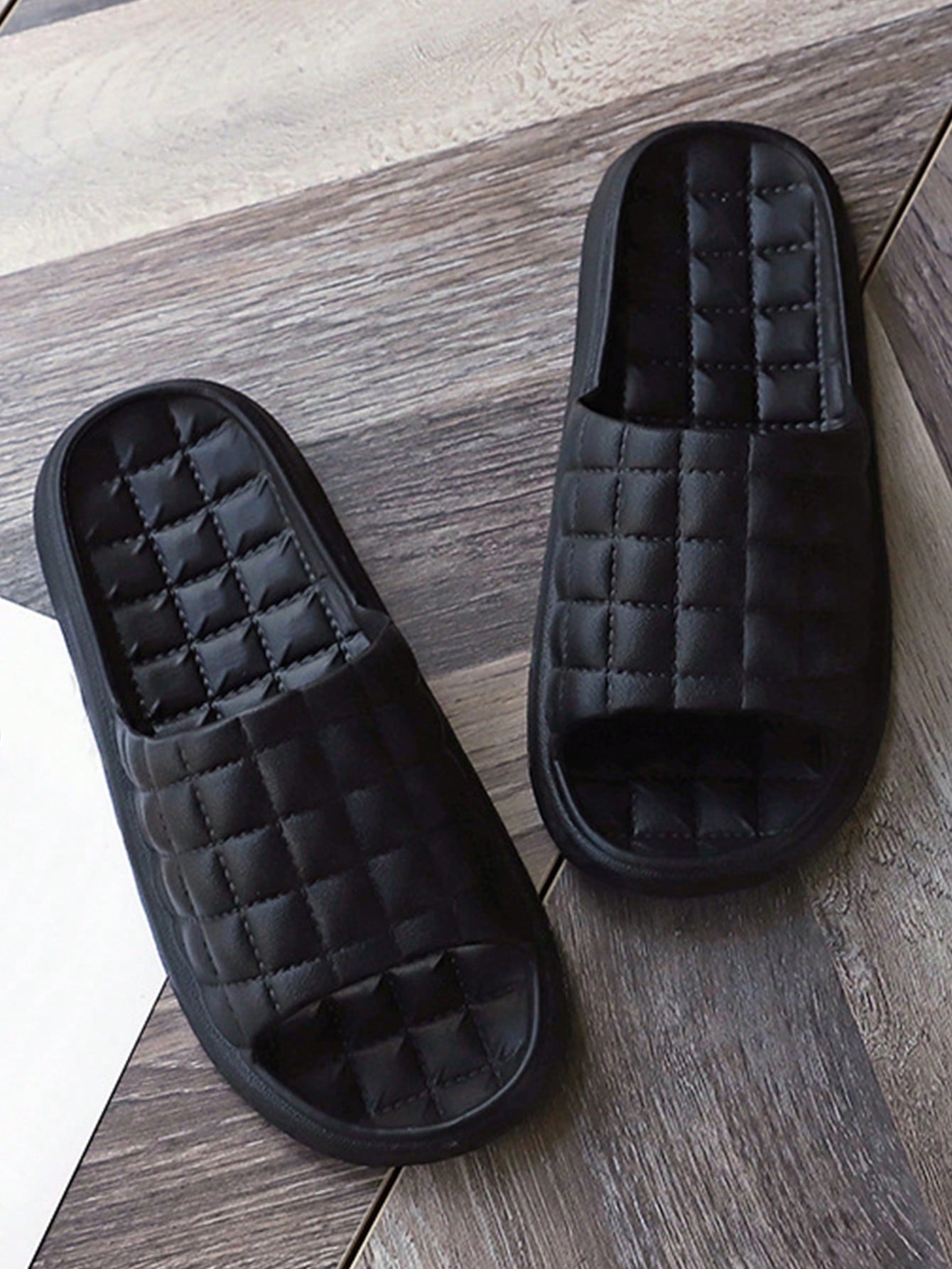 Chinelo Masculino Casual Solado EVA Antiderrapante Tira Preta Chinelo Masculino Casual Solado EVA Antiderrapante Tira