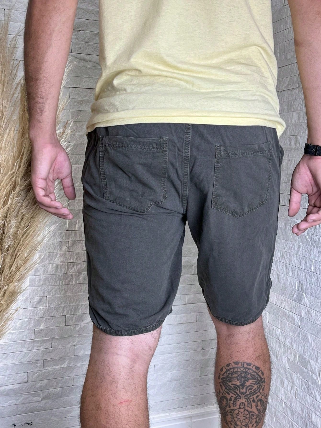 Shorts Masculino Mauricinho De Sarja Com Cadarço E Acabamento Shorts Masculino Mauricinho De Sarja Com Cadarço E