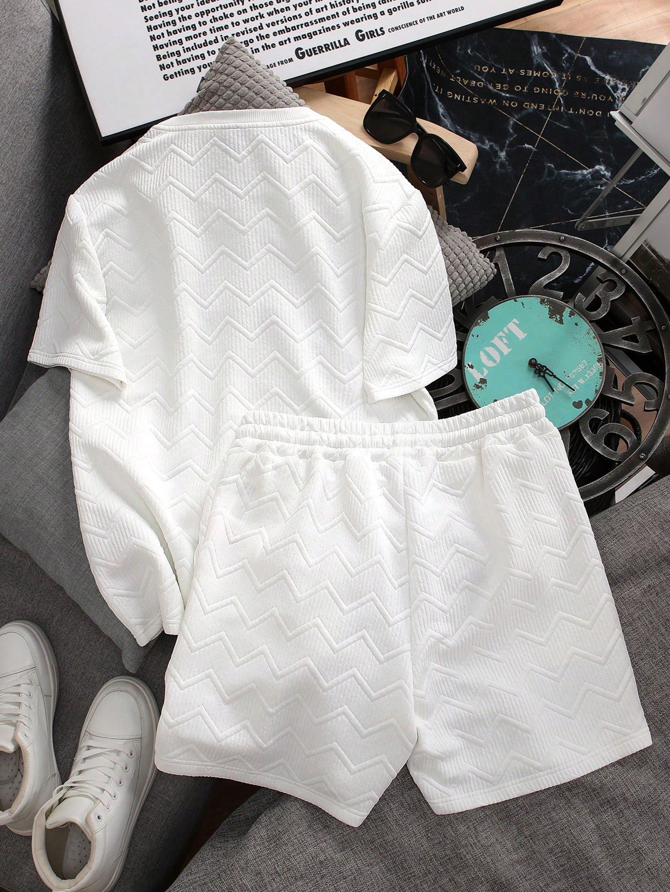 Conjunto Masculino Camiseta Texturizada E Shorts Confortáveis Conjunto Masculino Camiseta Texturizada E Shorts