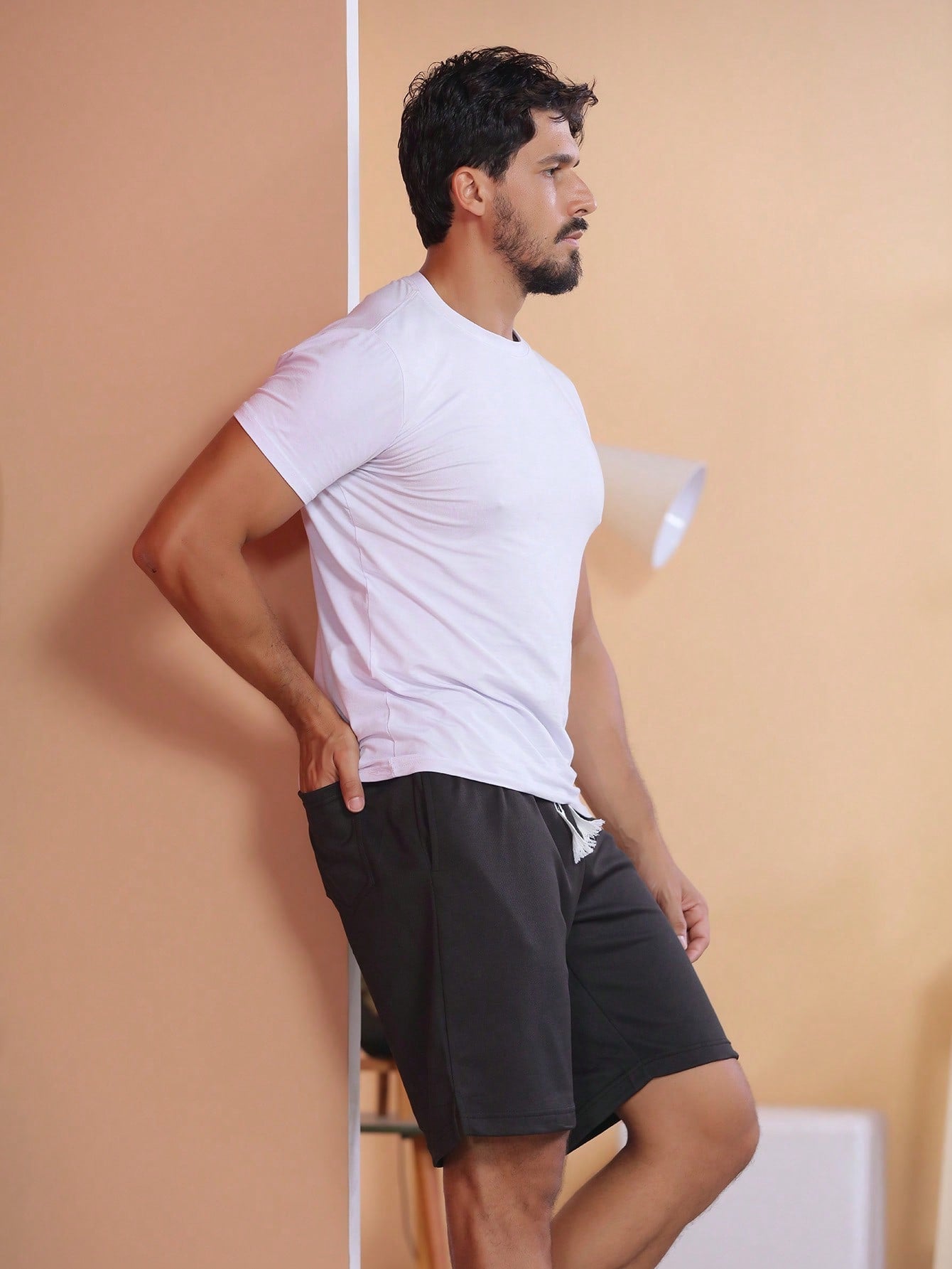 Bermuda Masculina Casual Com Cós Elástico E Cordão Contraste Bermuda Masculina Casual Com Cós Elástico E Cordão