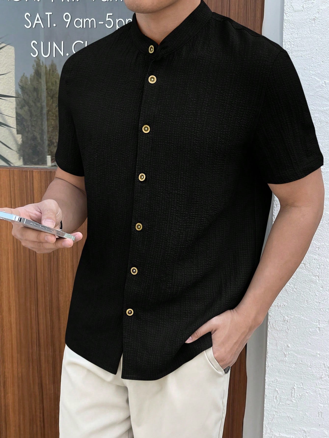 Camisa Masculina Gola Padre Botões Contrastantes Visual Moderno Camisa Masculina Gola Padre Botões Contrastantes Visual