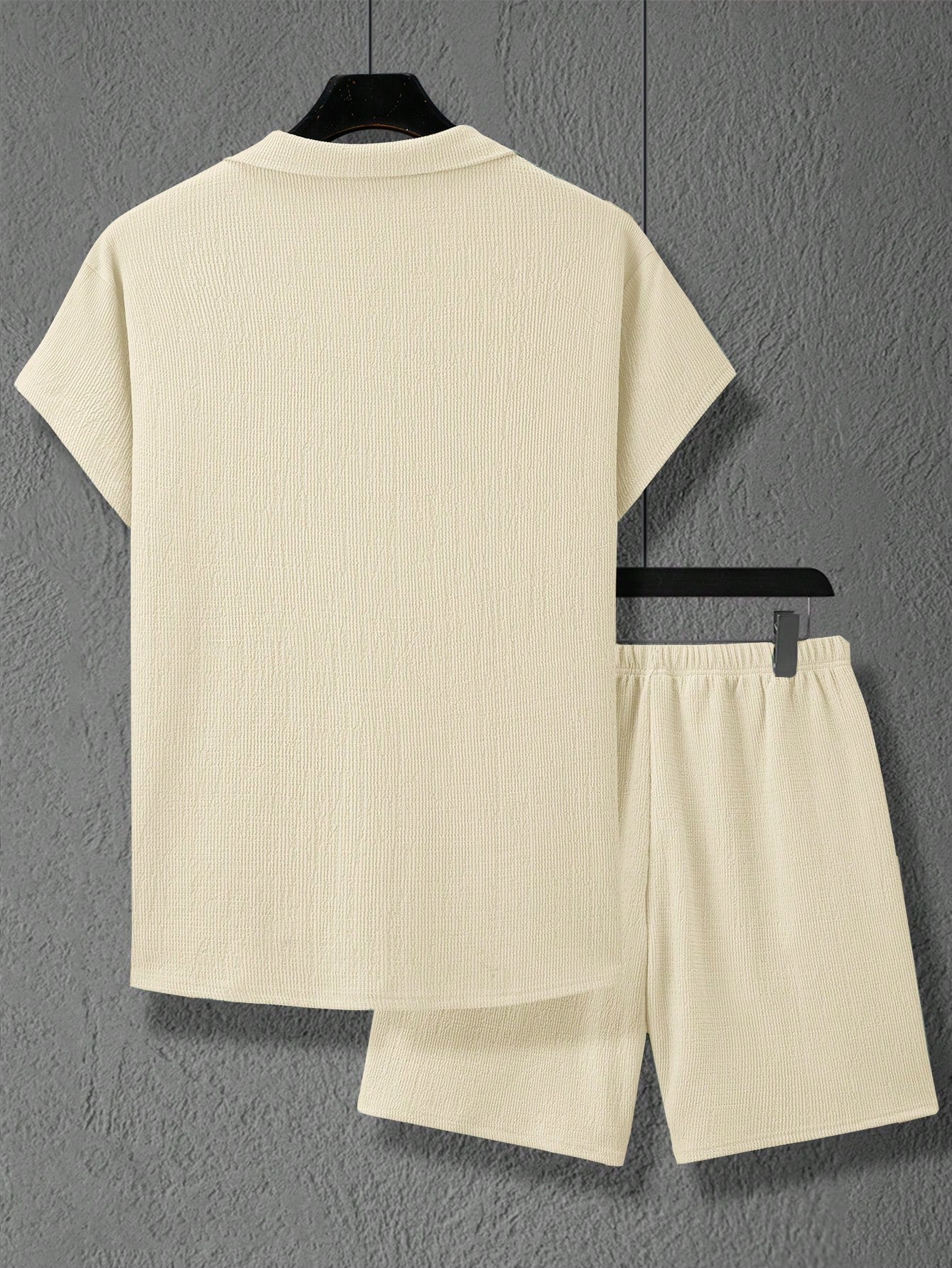 Conjunto Masculino Camisa Assimétrica E Shorts Modelagem Solta Conjunto Masculino Camisa Assimétrica E Shorts Modelagem