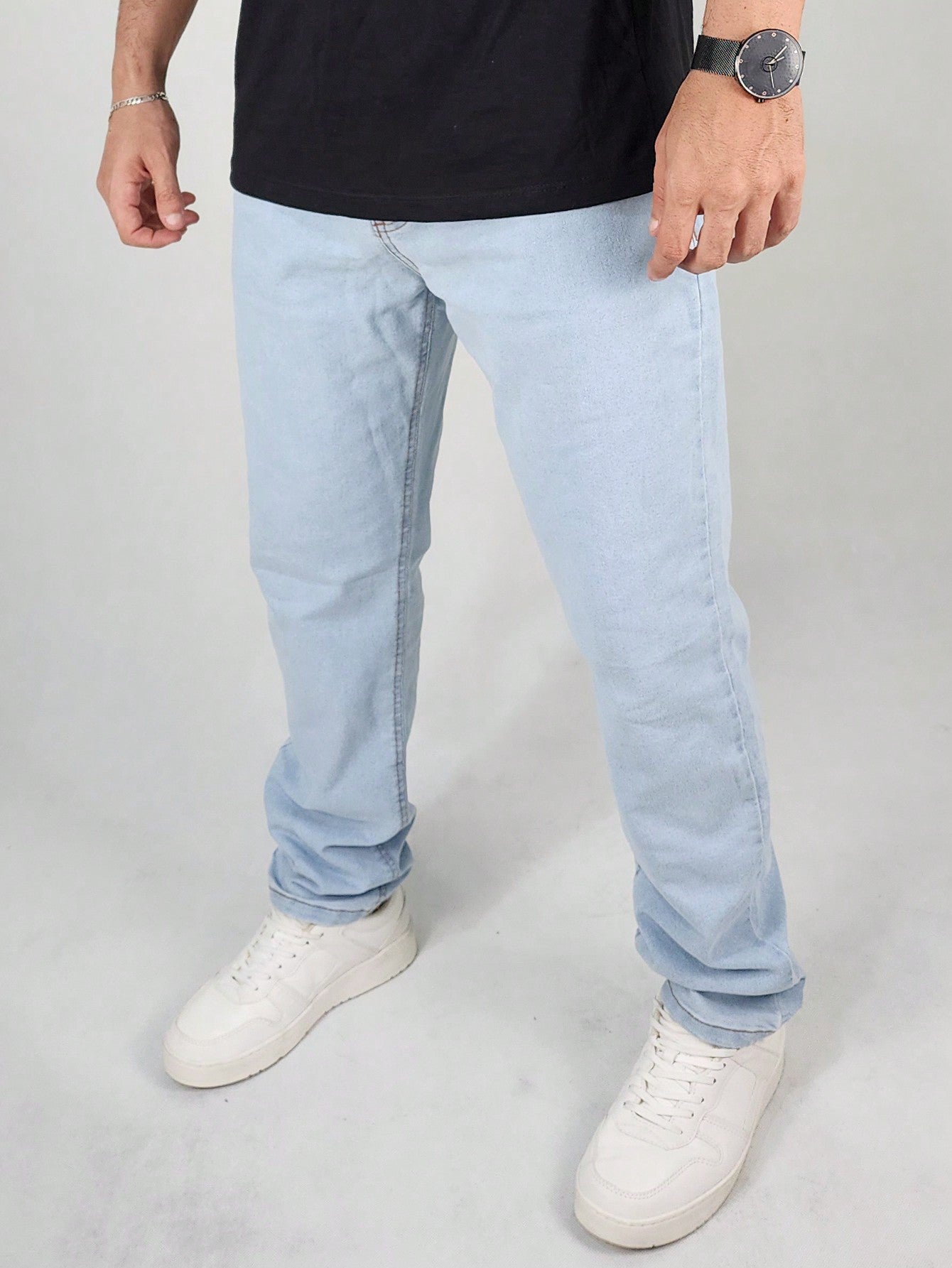 Calça Masculina Jeans Slim Fit Cintura Tradicional E Bolsos Funcionais Lavagem Clara / PP Calça Masculina Jeans Slim