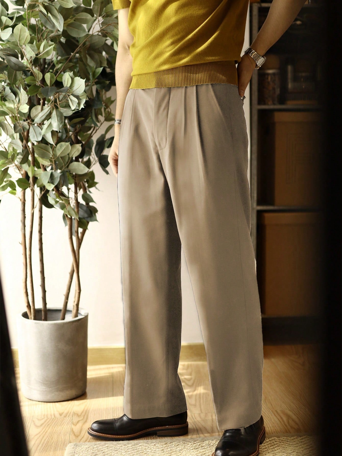 Calça Masculina Alfaiataria Com Pregas E Corte Reto Elegante Calça Masculina Alfaiataria Com Pregas E Corte Reto