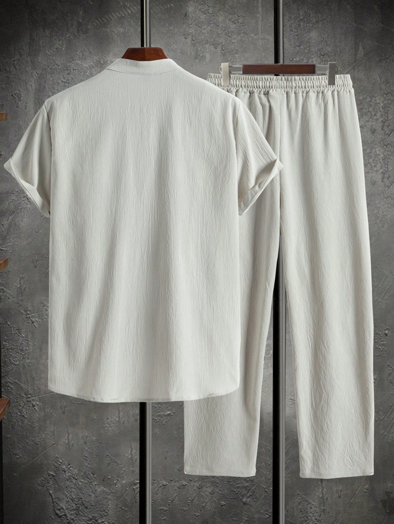 Conjunto Masculino Camisa Half Button E Calça Leve Solta Conjunto Masculino Camisa Half Button E Calça Leve Solta