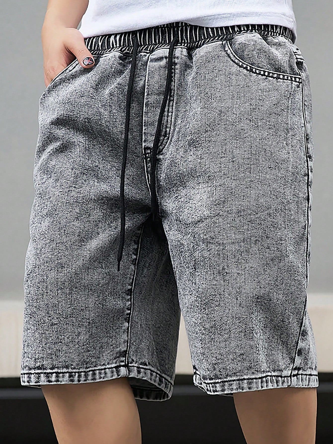 Bermuda Masculina Jeans Reta Com Bolsos E Caimento Solto Preto / PP Bermuda Masculina Jeans Reta Com Bolsos E Caimento