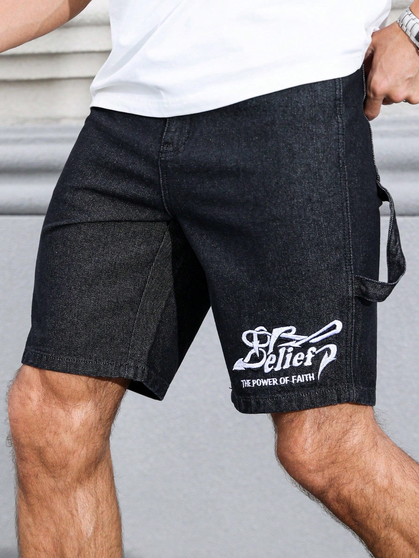 Shorts Masculino Jeans Com Estampa Lettering Shorts Masculino Jeans Com Estampa Lettering