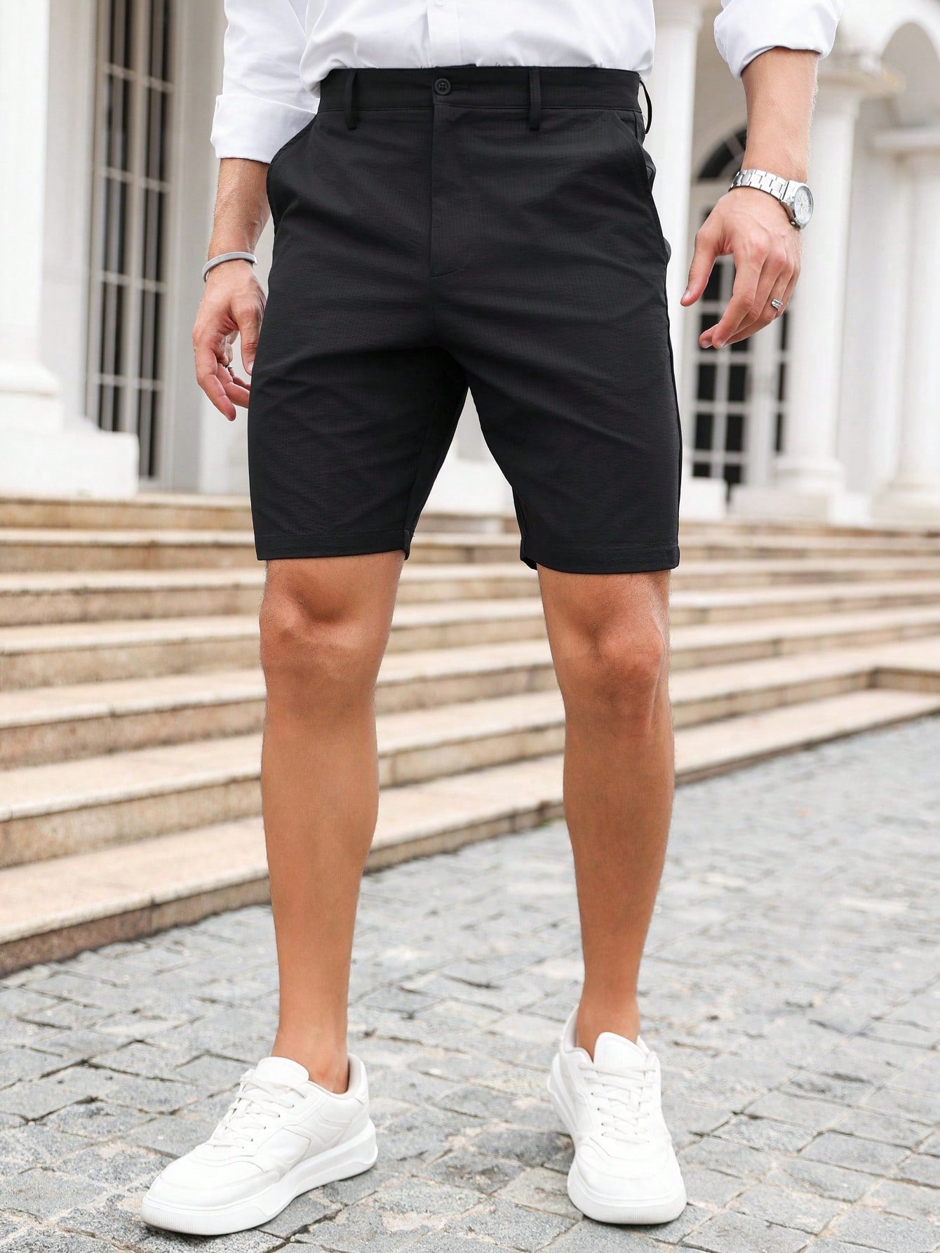Shorts Masculino Slim Fit Com Bolsos Laterais E Estilo Casual Shorts Masculino Slim Fit Com Bolsos Laterais E Estilo