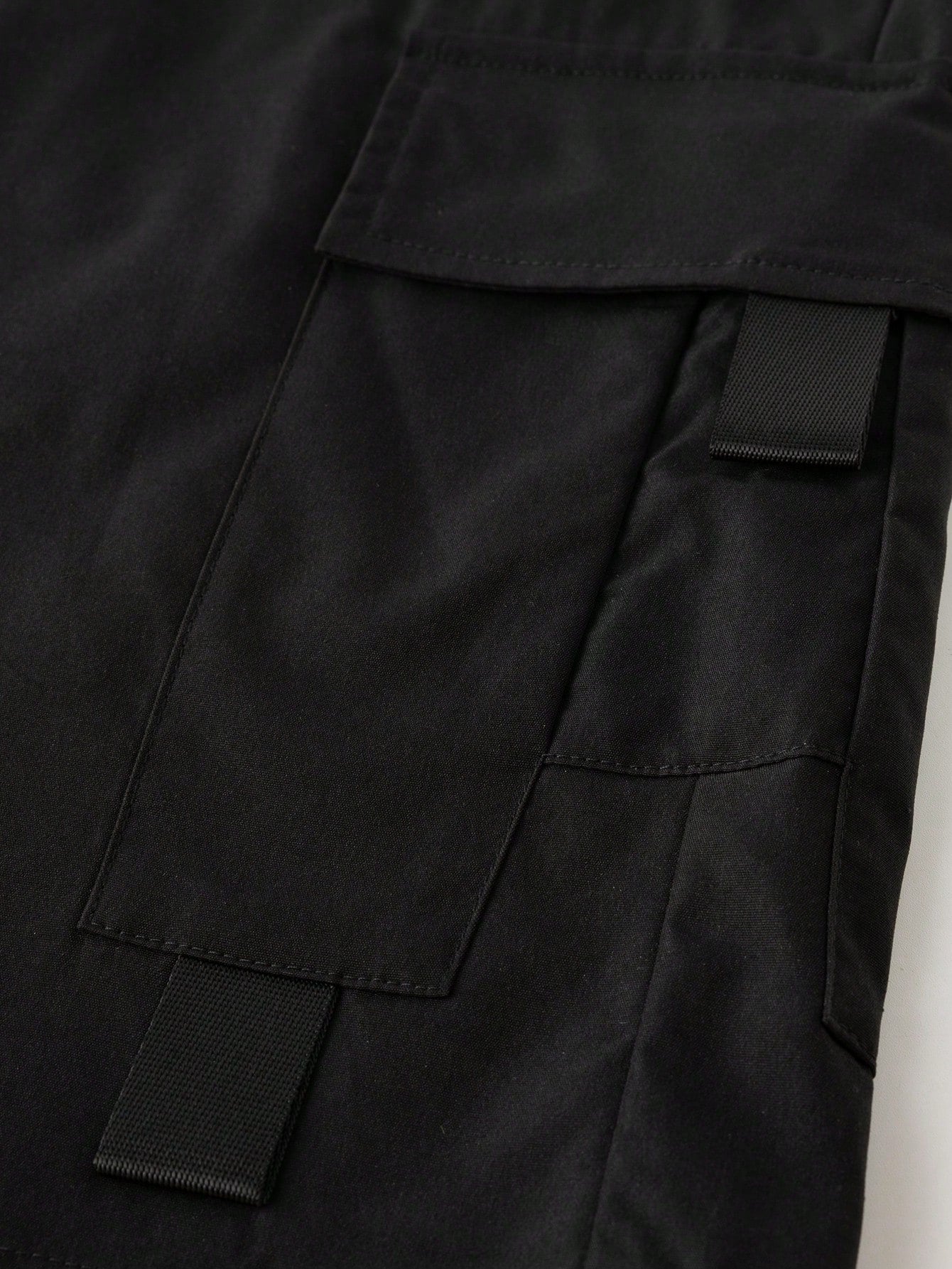 Shorts Masculino Cargo Com Bolsos Laterais E Cintura Ajustável Shorts Masculino Cargo Com Bolsos Laterais E Cintura