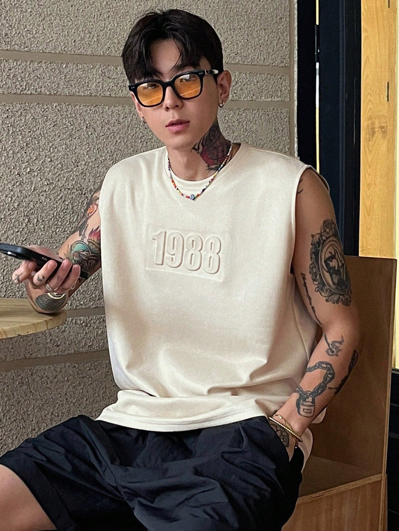 Camiseta Regata Masculina Gola Redonda Estampa De Letras Caqui / PP Camiseta Regata Masculina Gola Redonda Estampa De