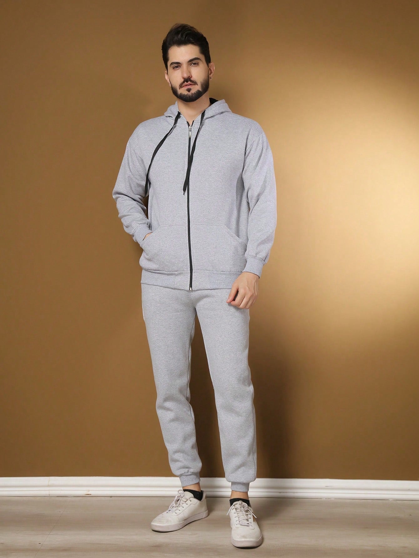 Conjunto Masculino Moletom Com Capuz E Calça Jogger Tradicional Cinza / PP Conjunto Masculino Moletom Com Capuz E Calça