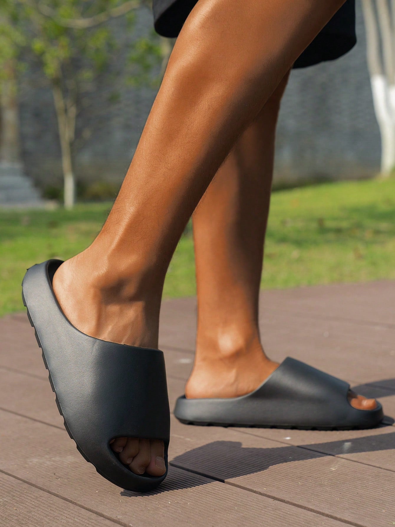 Chinelo Masculino Slide Minimalista Solado Grosso Antiderrapante Chinelo Masculino Slide Minimalista Solado Grosso