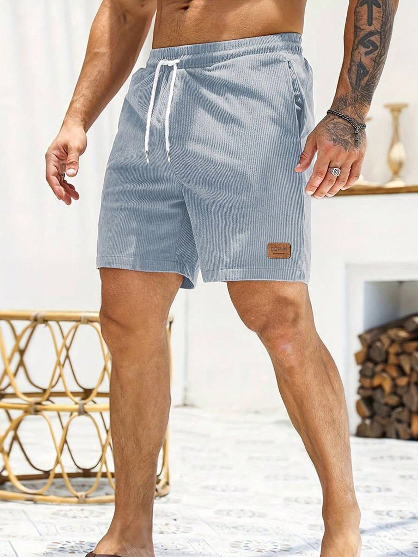 Shorts Masculino Em Veludo Cotelê Com Cós Elástico E Cordão Shorts Masculino Em Veludo Cotelê Com Cós Elástico E Cordão