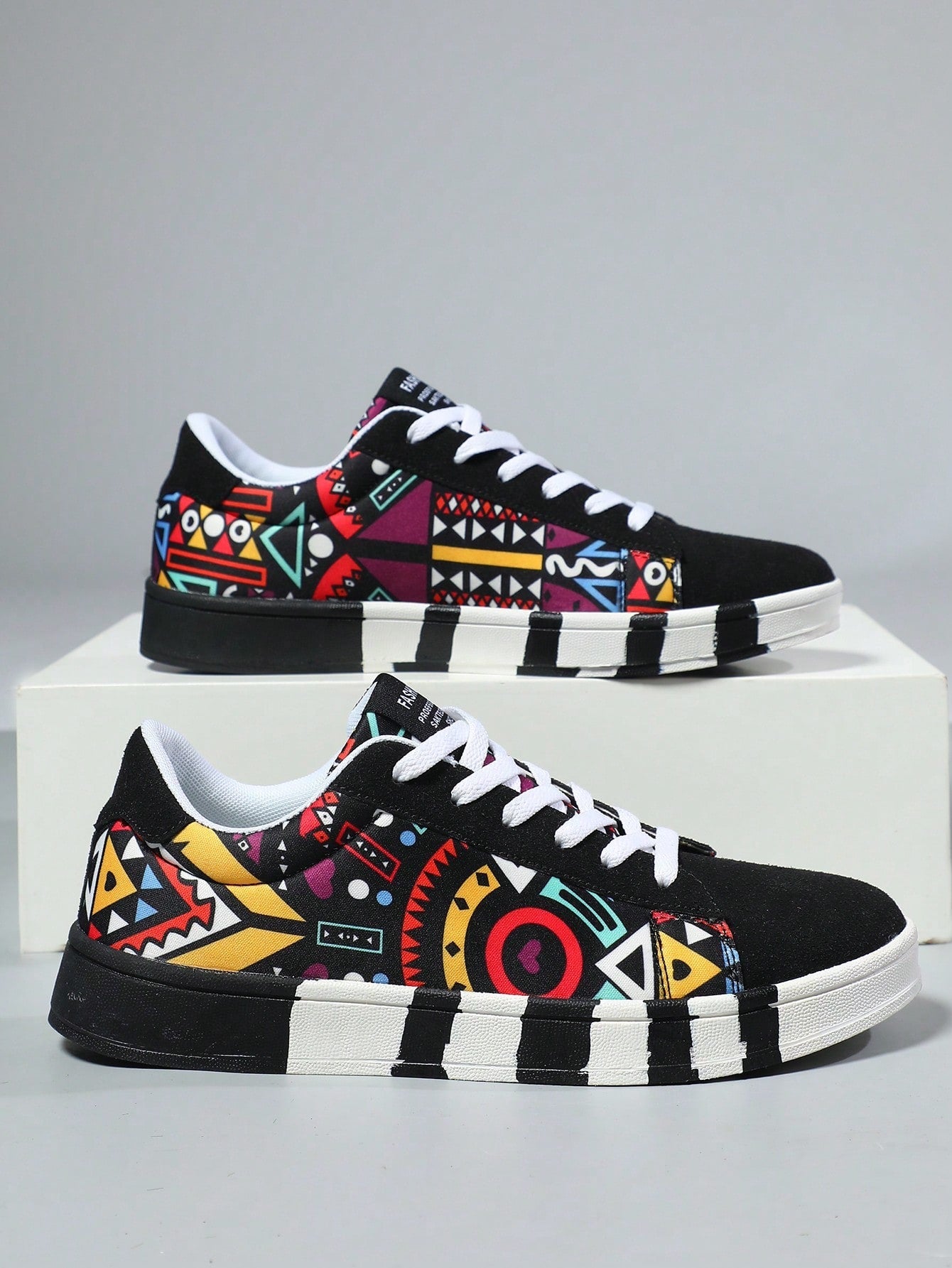 Tênis Masculino Estilo Street Estampado Tribal Colorido Tênis Masculino Estilo Street Estampado Tribal Colorido