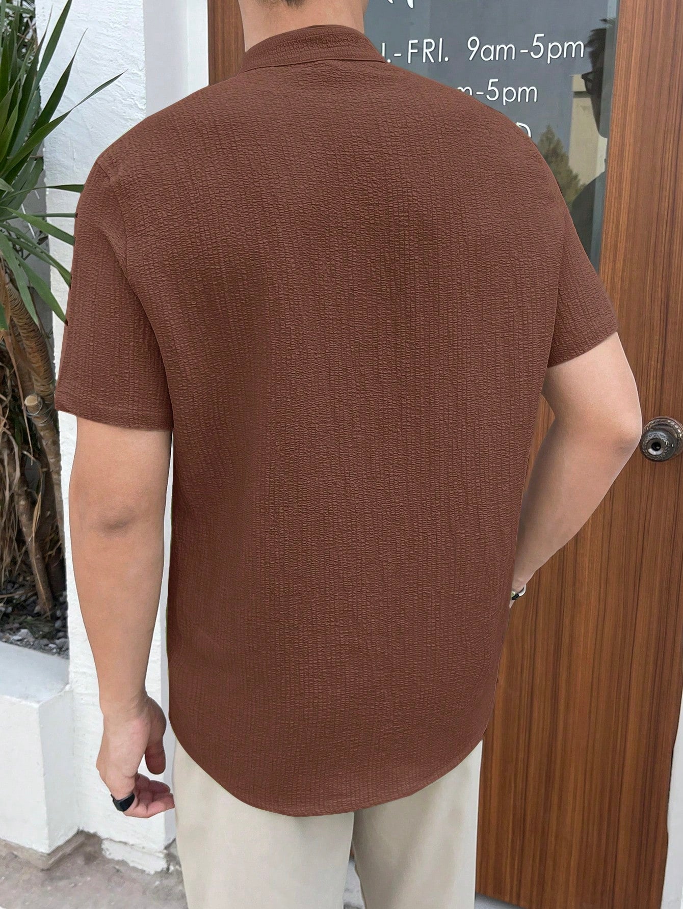 Camisa Masculina Gola Padre Botões Contrastantes Visual Moderno Camisa Masculina Gola Padre Botões Contrastantes Visual