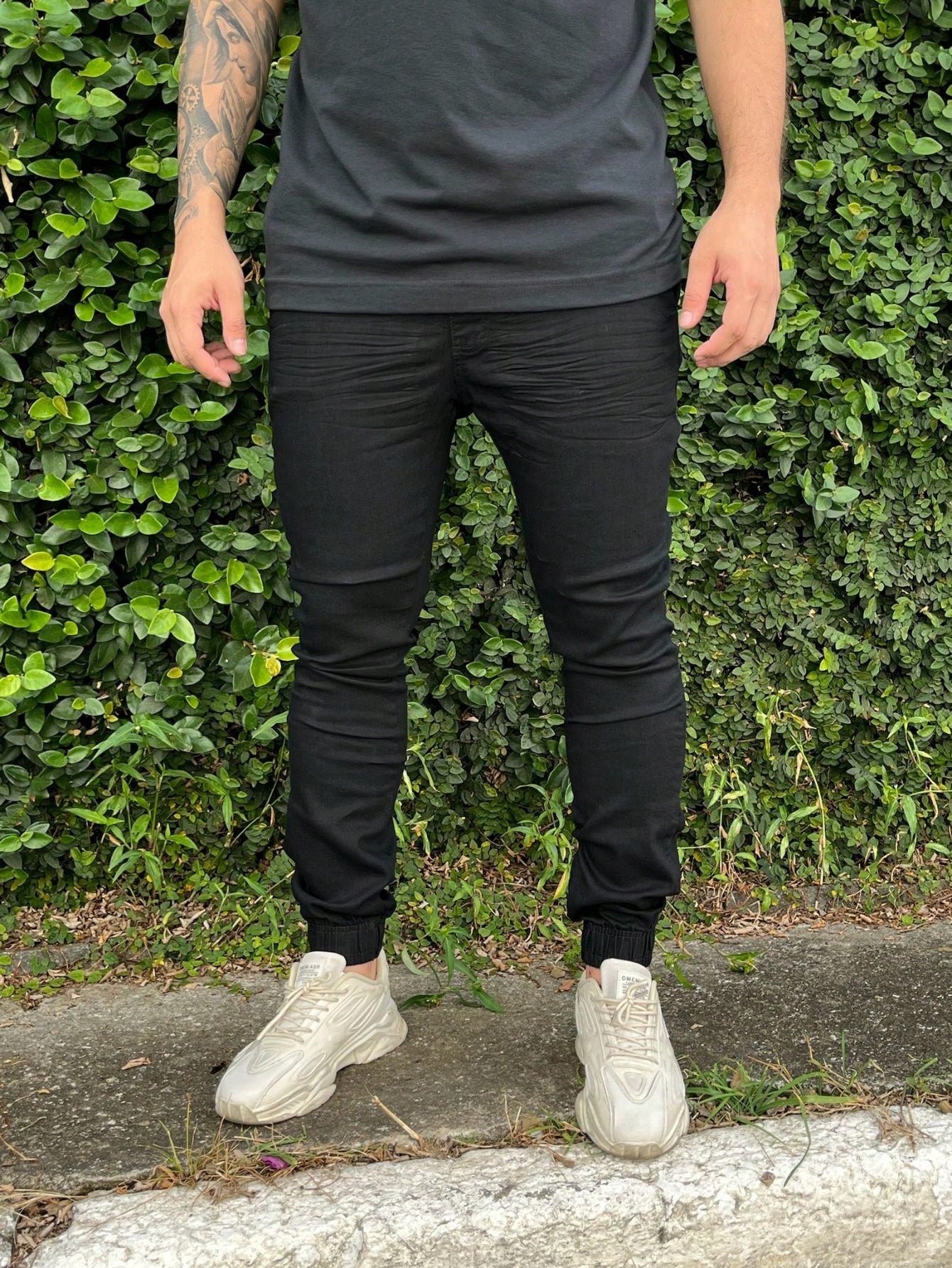 Calça Masculina Jogger Slim Fit Com Elástico Na Barra Preto / PP Calça Masculina Jogger Slim Fit Com Elástico Na Barra