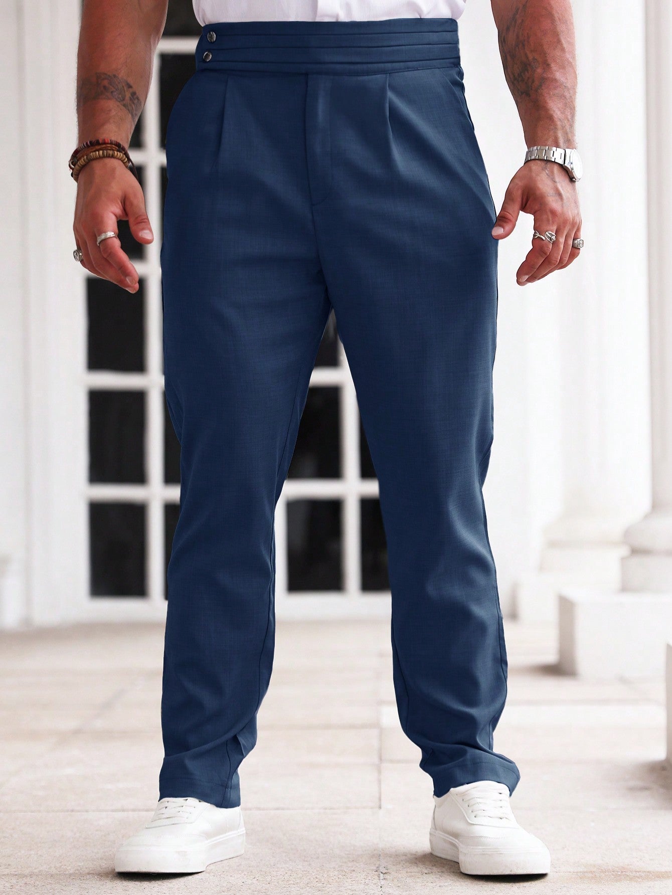 Calça Masculina Social Com Cintura Alta E Detalhe De Pregas Calça Masculina Social Com Cintura Alta E Detalhe De Pregas