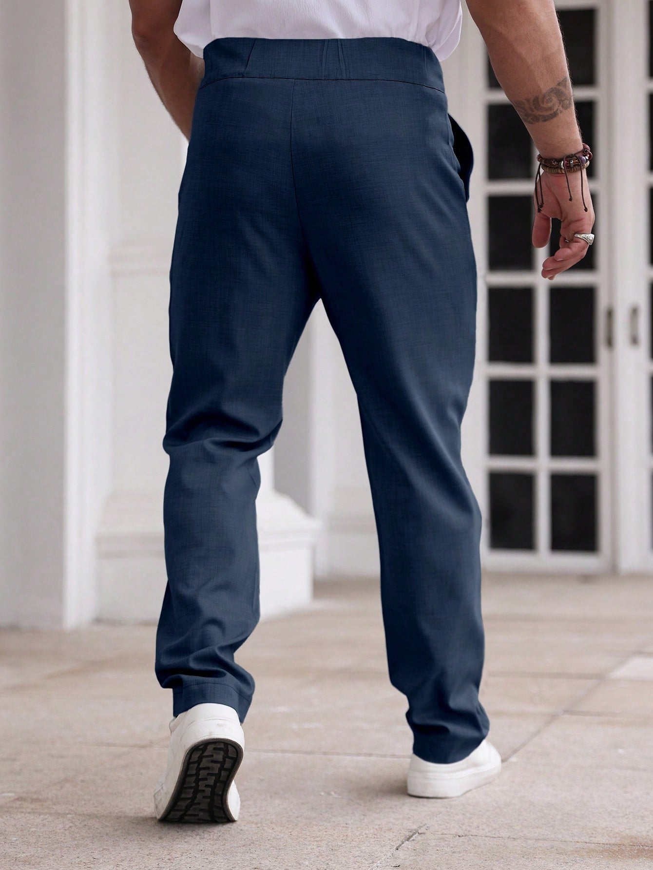 Calça Masculina Social Com Cintura Alta E Detalhe De Pregas Calça Masculina Social Com Cintura Alta E Detalhe De Pregas