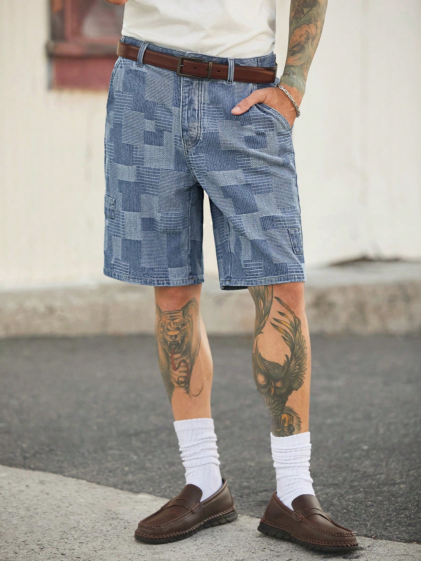 Bermuda Masculina Jeans Estilo Patchwork Moderno Lavagem Clara / PP Bermuda Masculina Jeans Destroyed Estilo Urbano