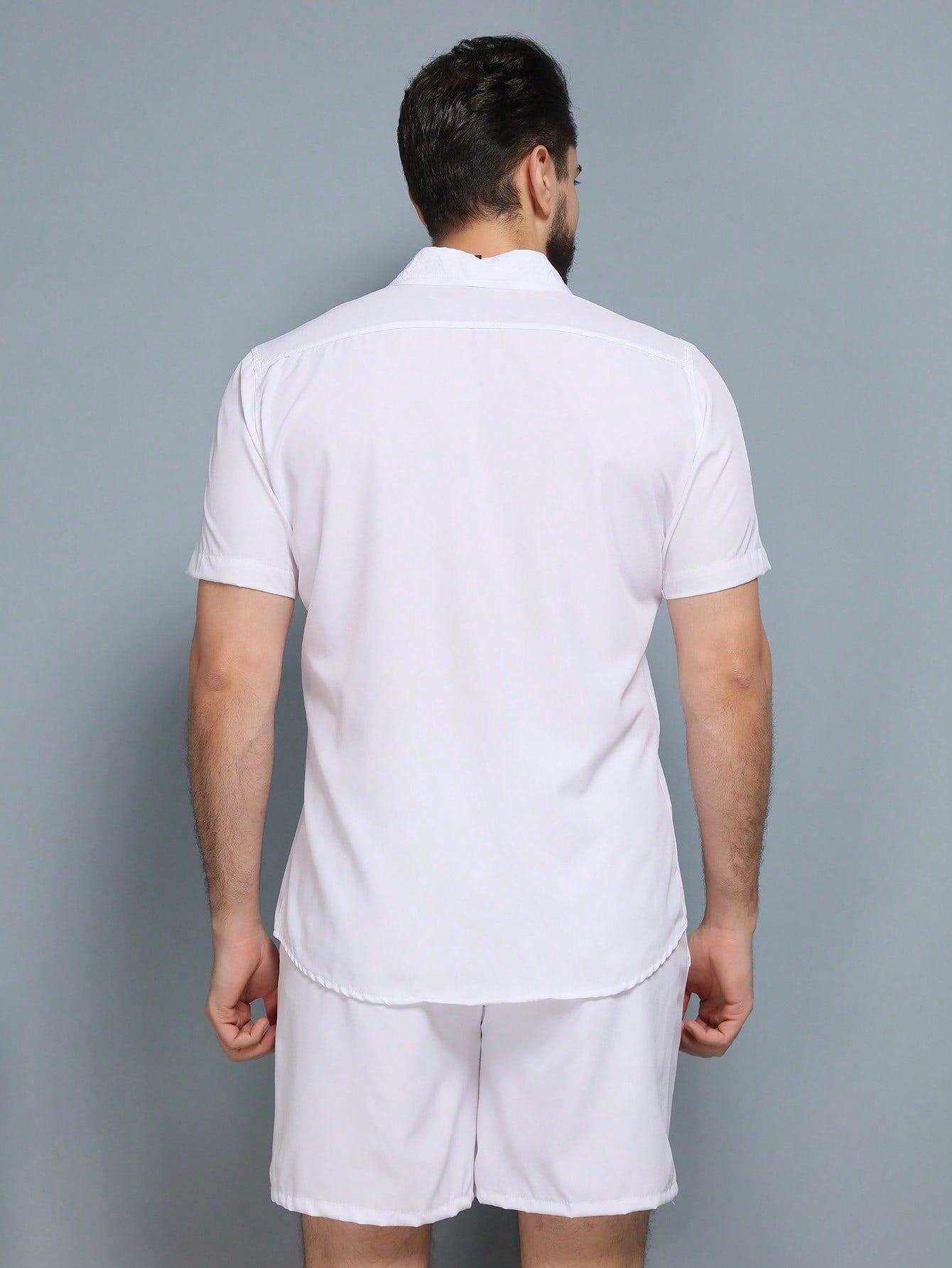 Conjunto Masculino Camisa Manga Curta E Shorts Estampa Lisa Conjunto Masculino Camisa Manga Curta E Shorts Estampa Lisa