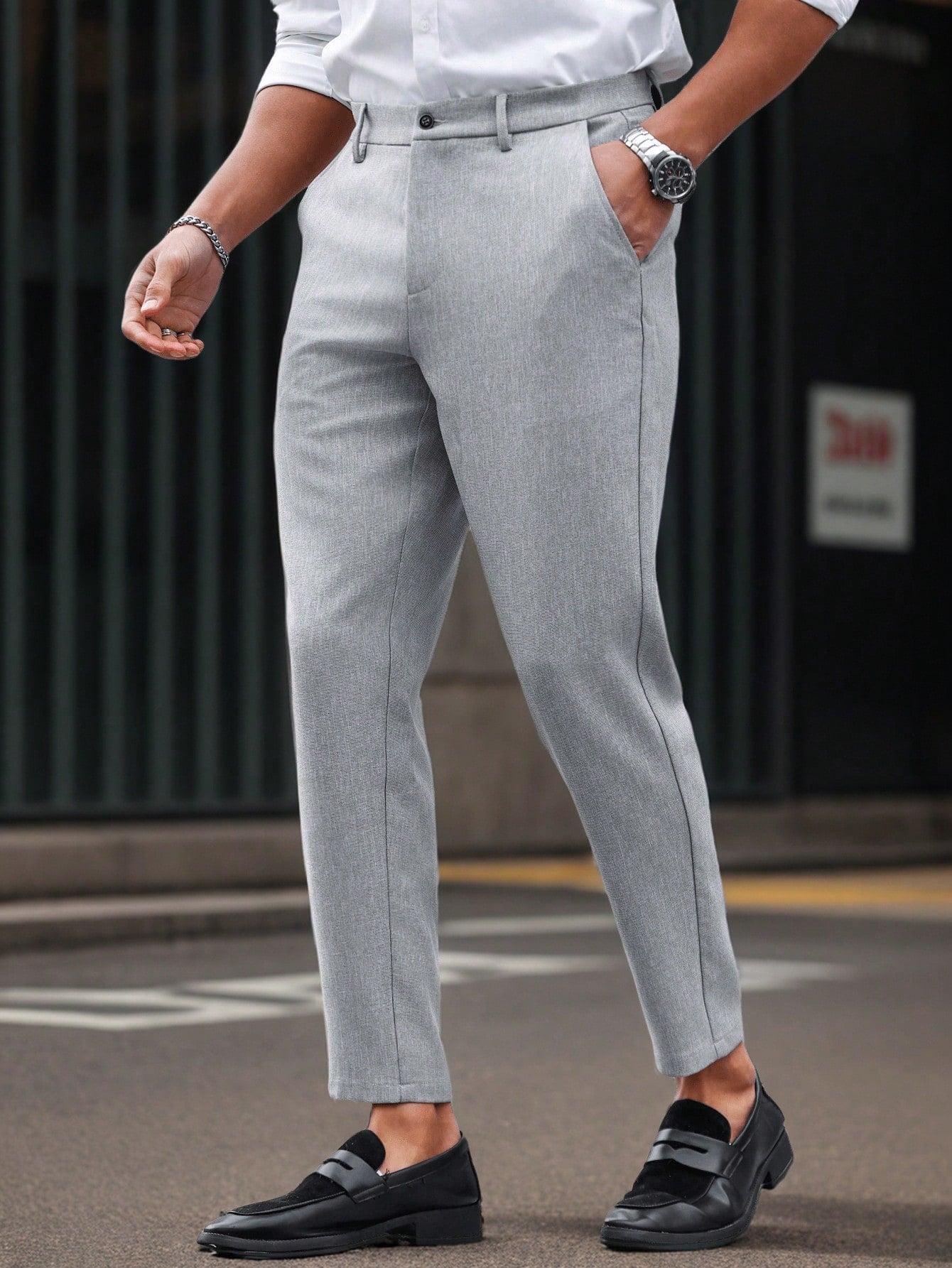 Calça Masculina Social Slim Fit Com Bolsos E Cintura Tradicional Calça Masculina Social Slim Fit Com Bolsos E Cintura