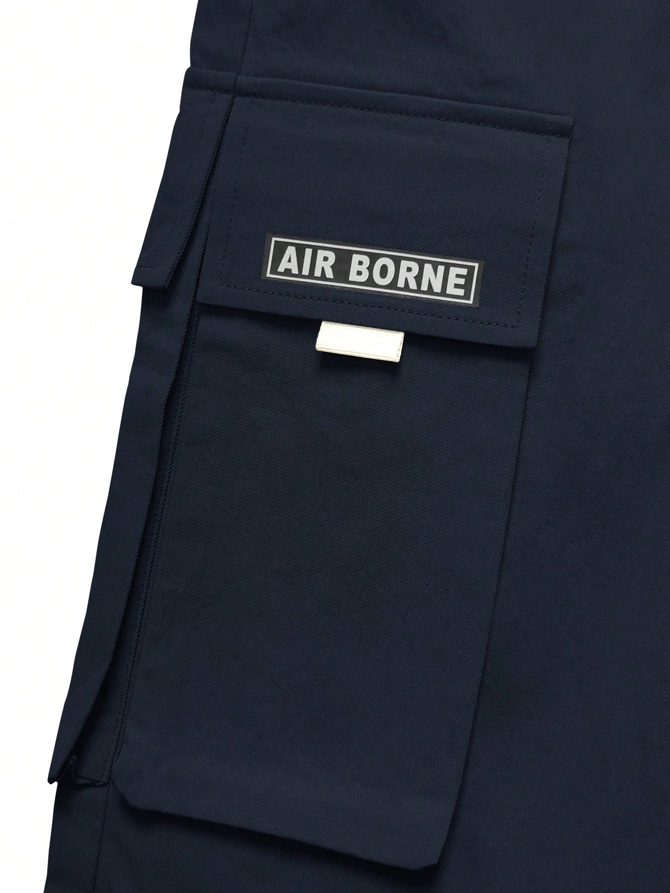 Calça Masculina Cargo Com Estampa Gráfica E Bolsos Sobrepostos Calça Masculina Cargo Com Estampa Gráfica E Bolsos