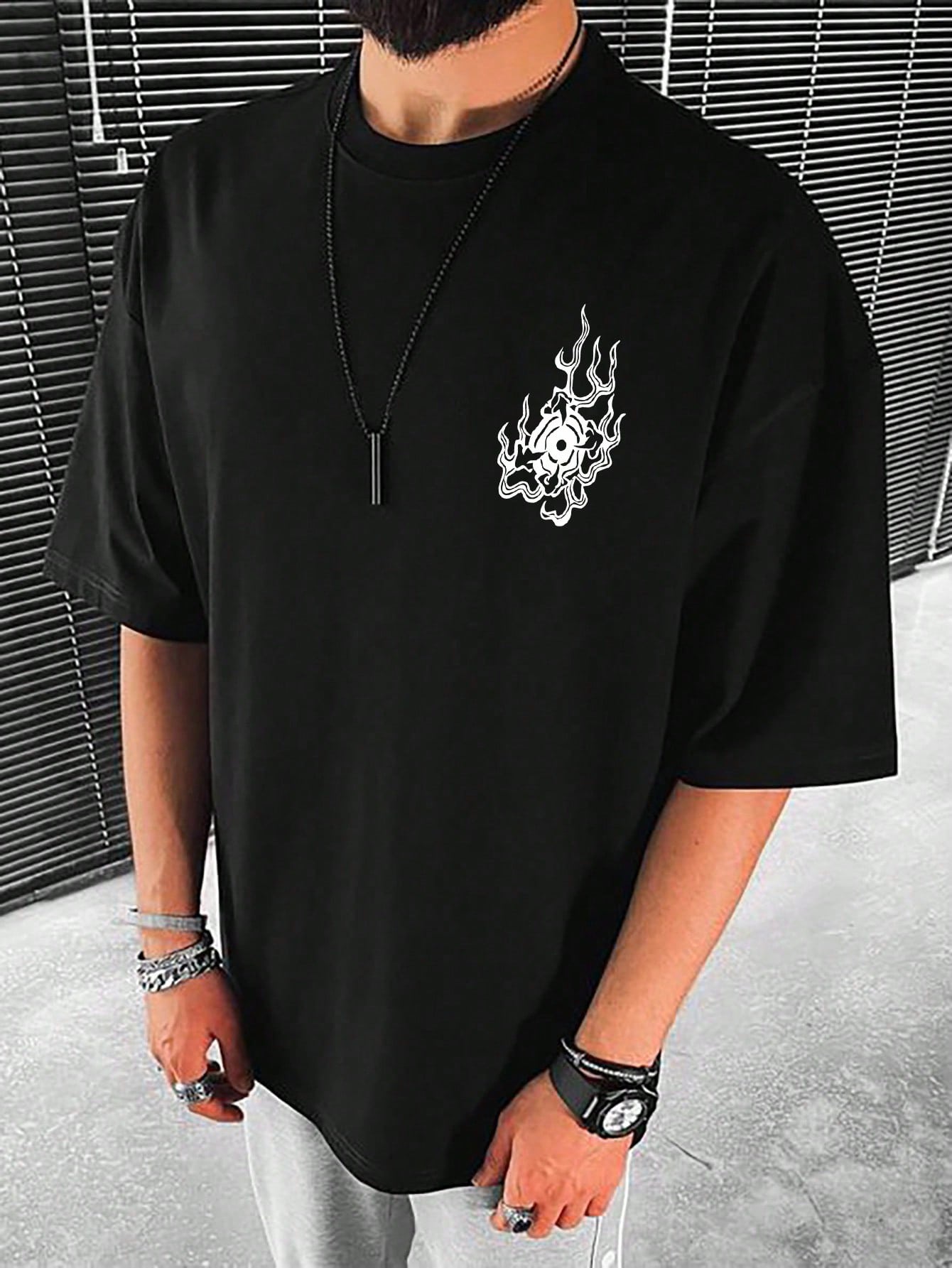 Camiseta Masculina Oversized Estampa De Dragão Urbana Camiseta Masculina Oversized Estampa De Dragão Urbana