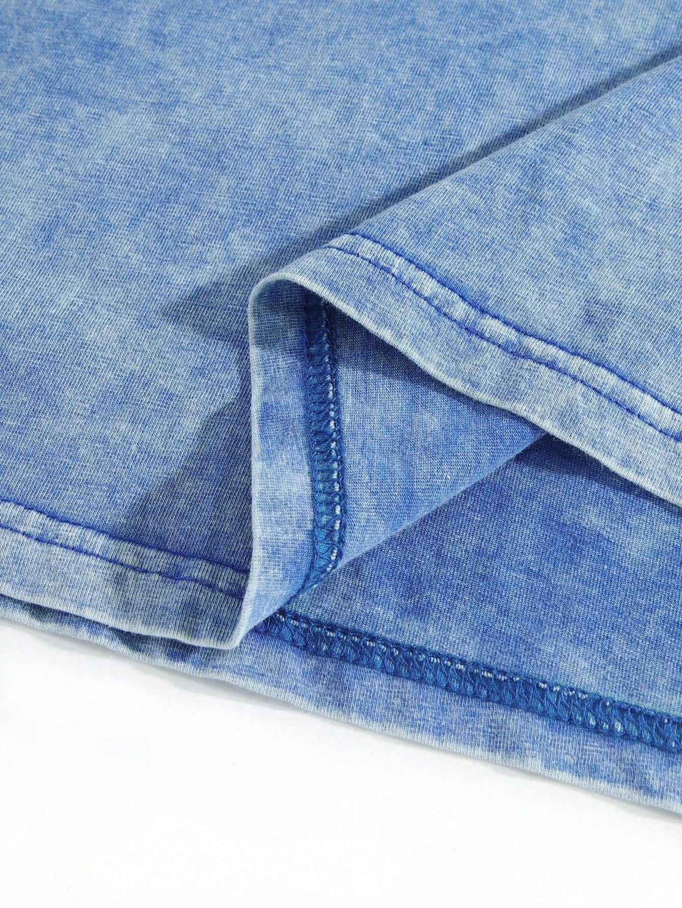 Camiseta Masculina Oversized Estampa Urbana Estilo Moderno Camiseta Masculina Oversized Estampa Urbana Estilo Moderno